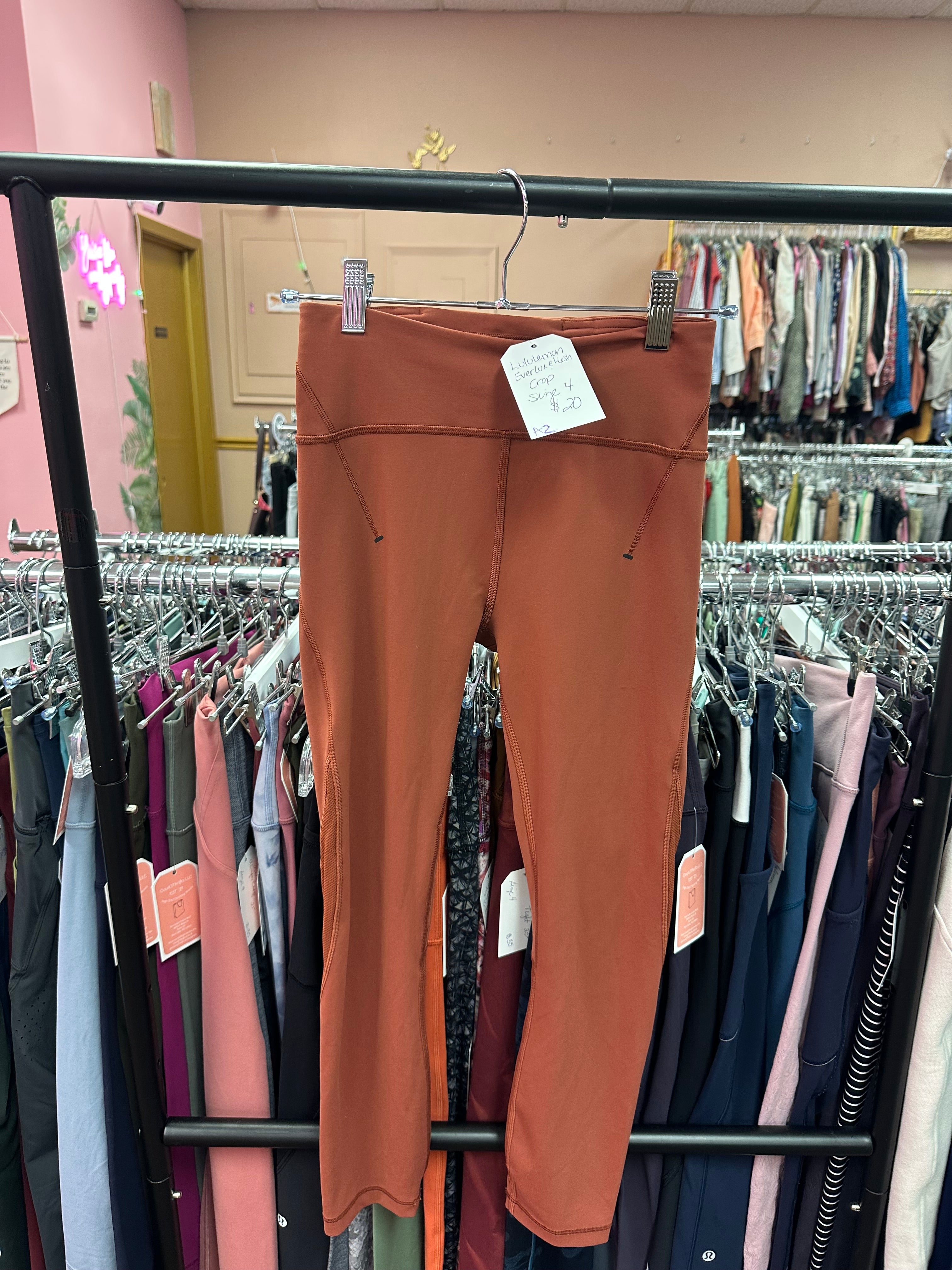 Lululemon Everlux & Mesh Crop Size 4