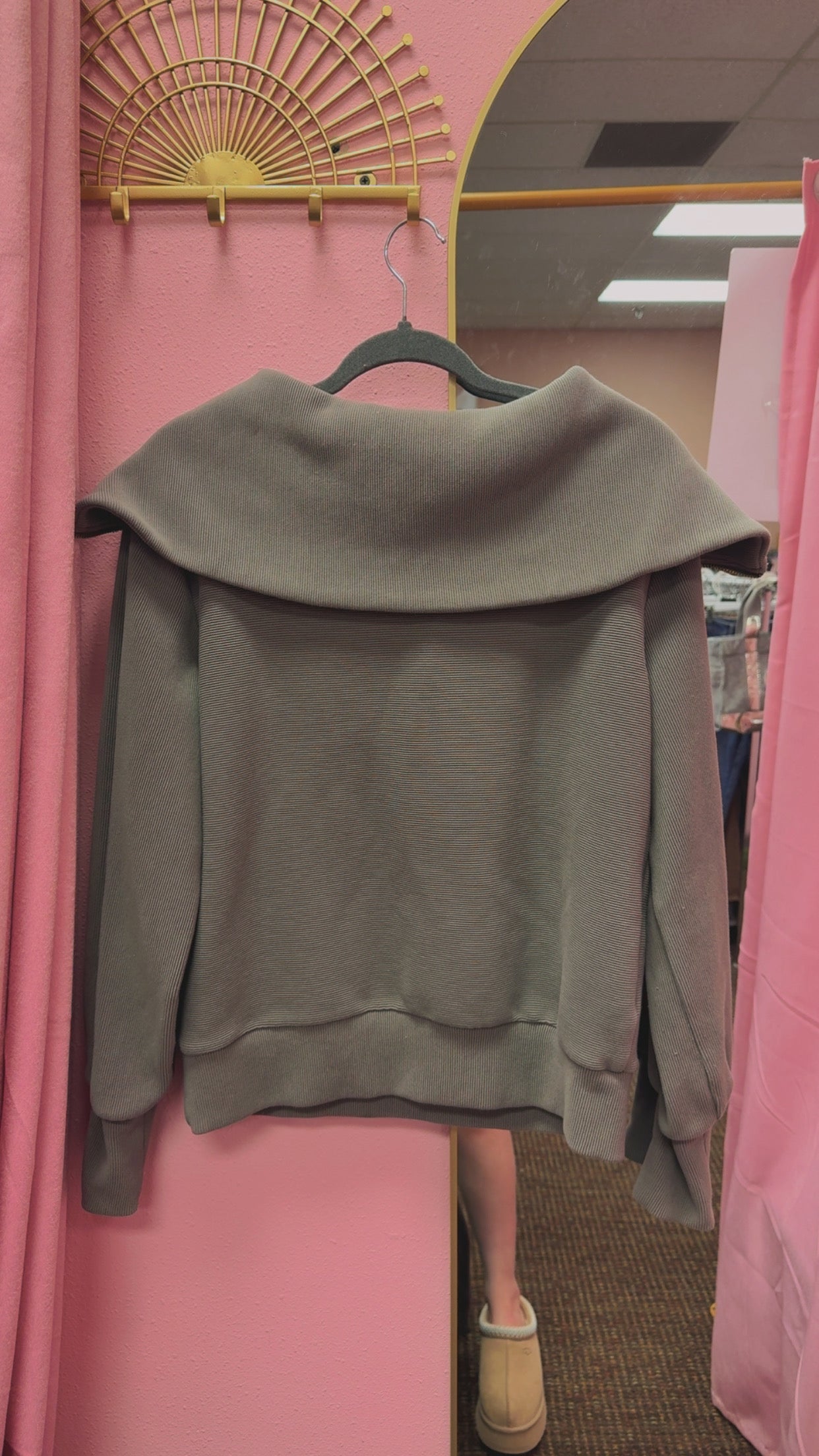 Varley “Vine” Women’s Pullover Size XS Retails $158