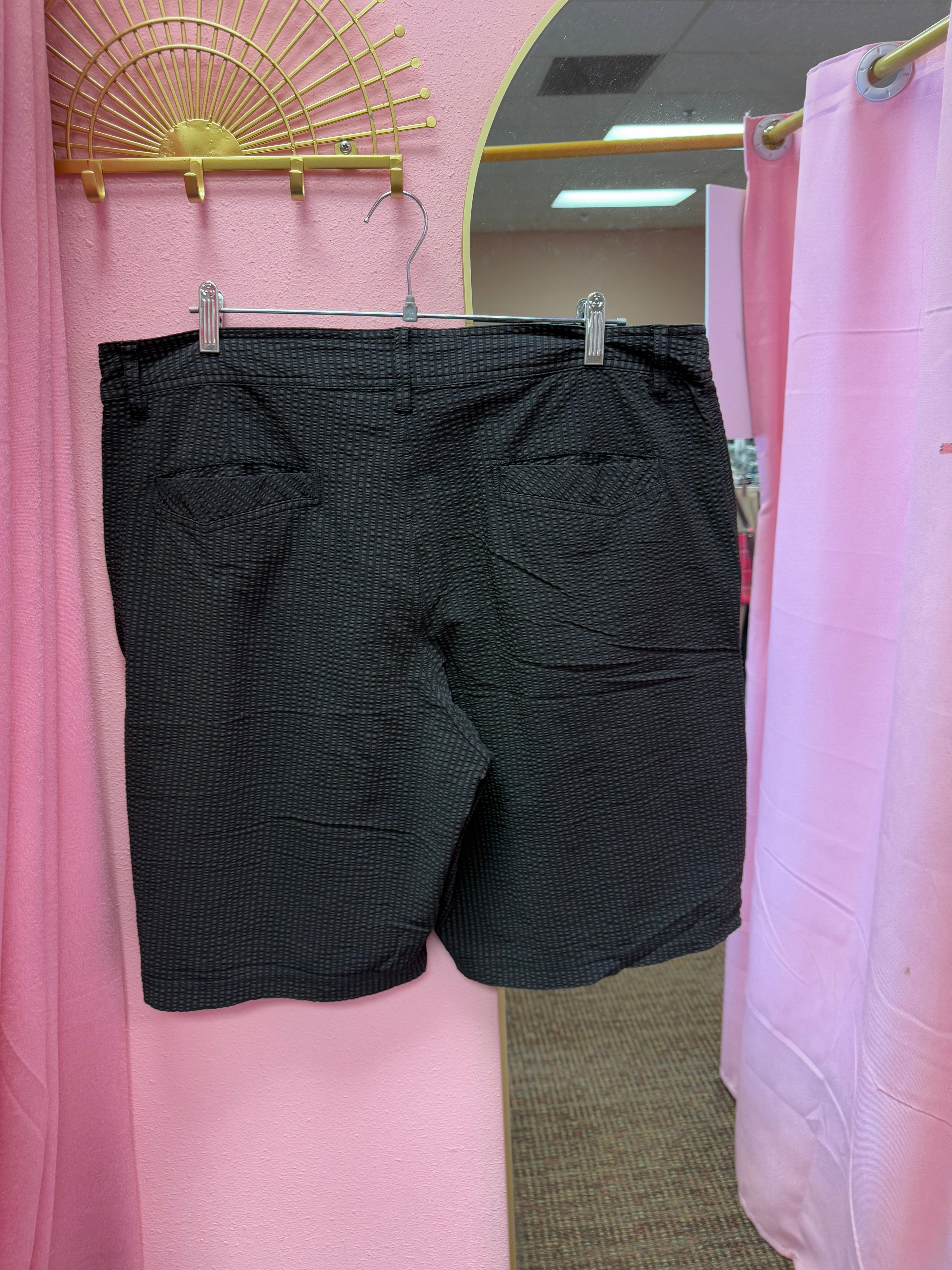 Men’s Lululemon Shorts Size 40