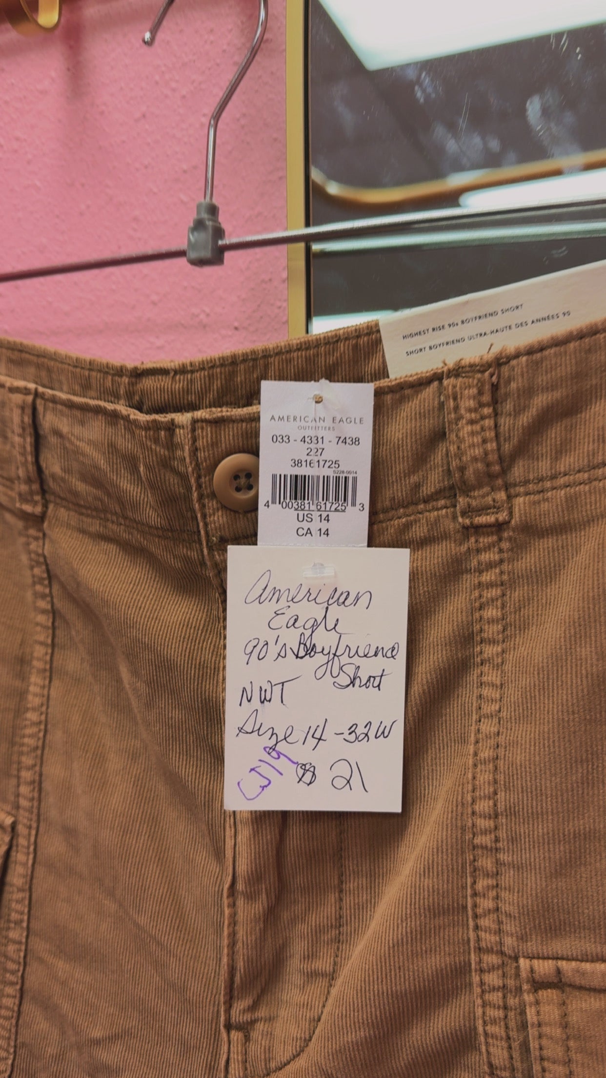 American Eagle NEW WITH TAGS 90’s Boyfriend Shorts Size 14