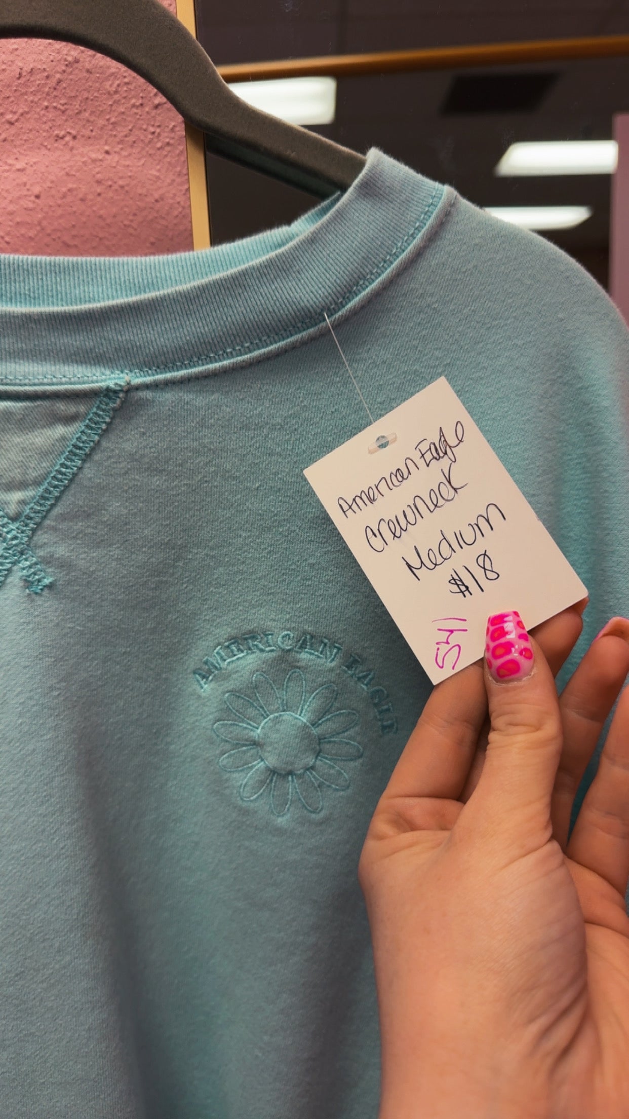 American Eagle Floral Crewneck Size Medium