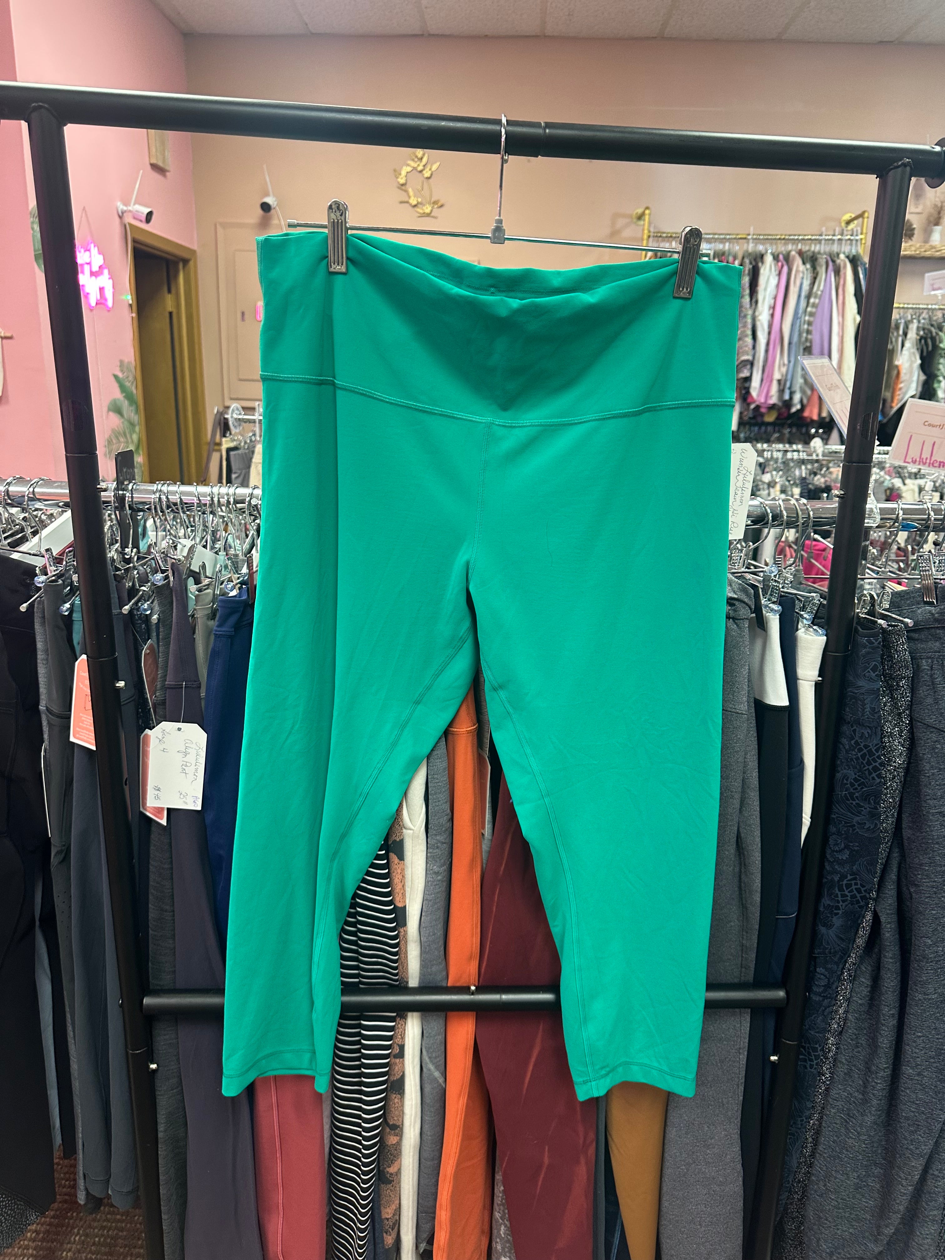 Lululemon Wunder Train “23 Size 18