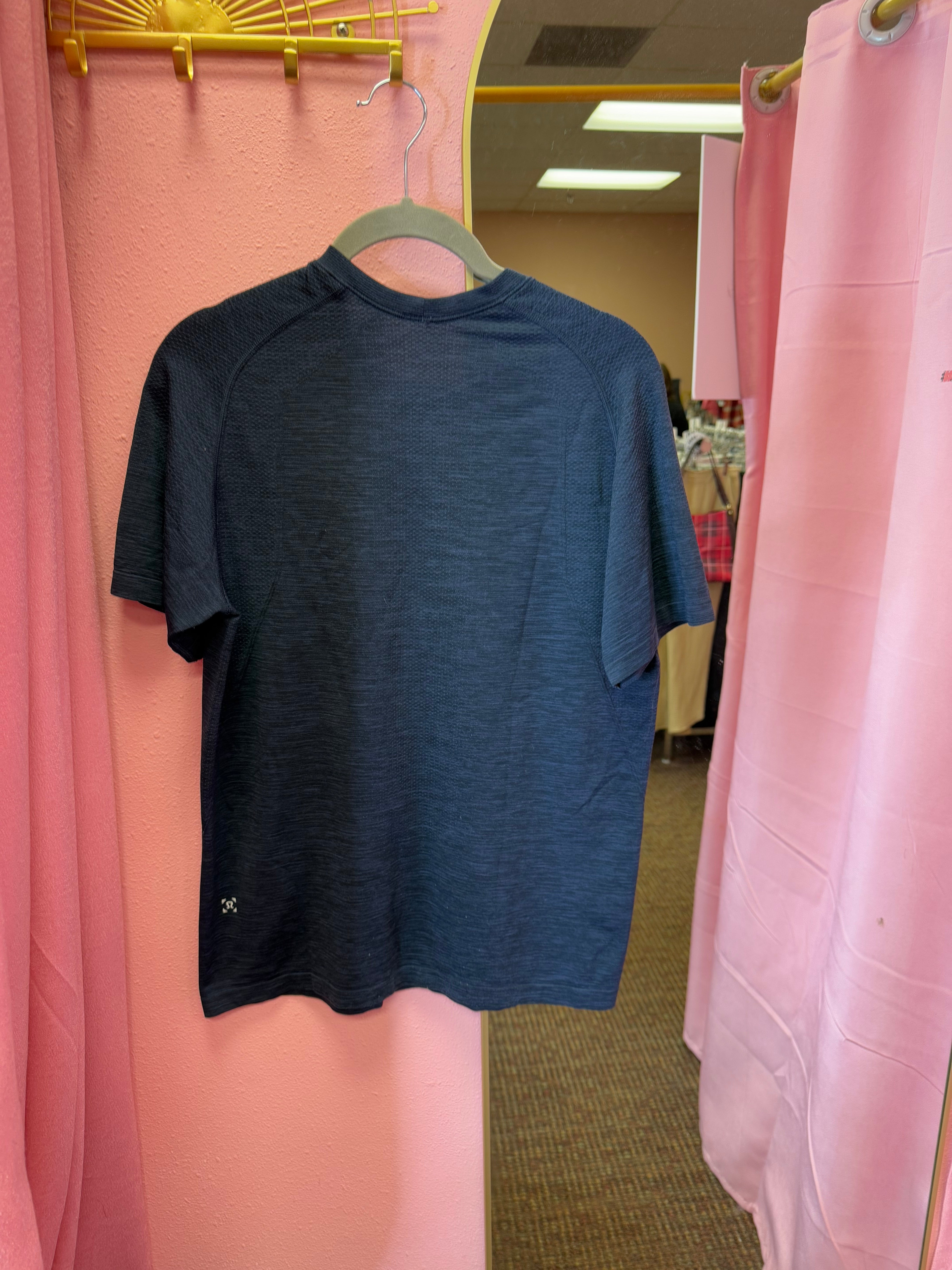 Men’s Lululemon Navy Tee Size Small