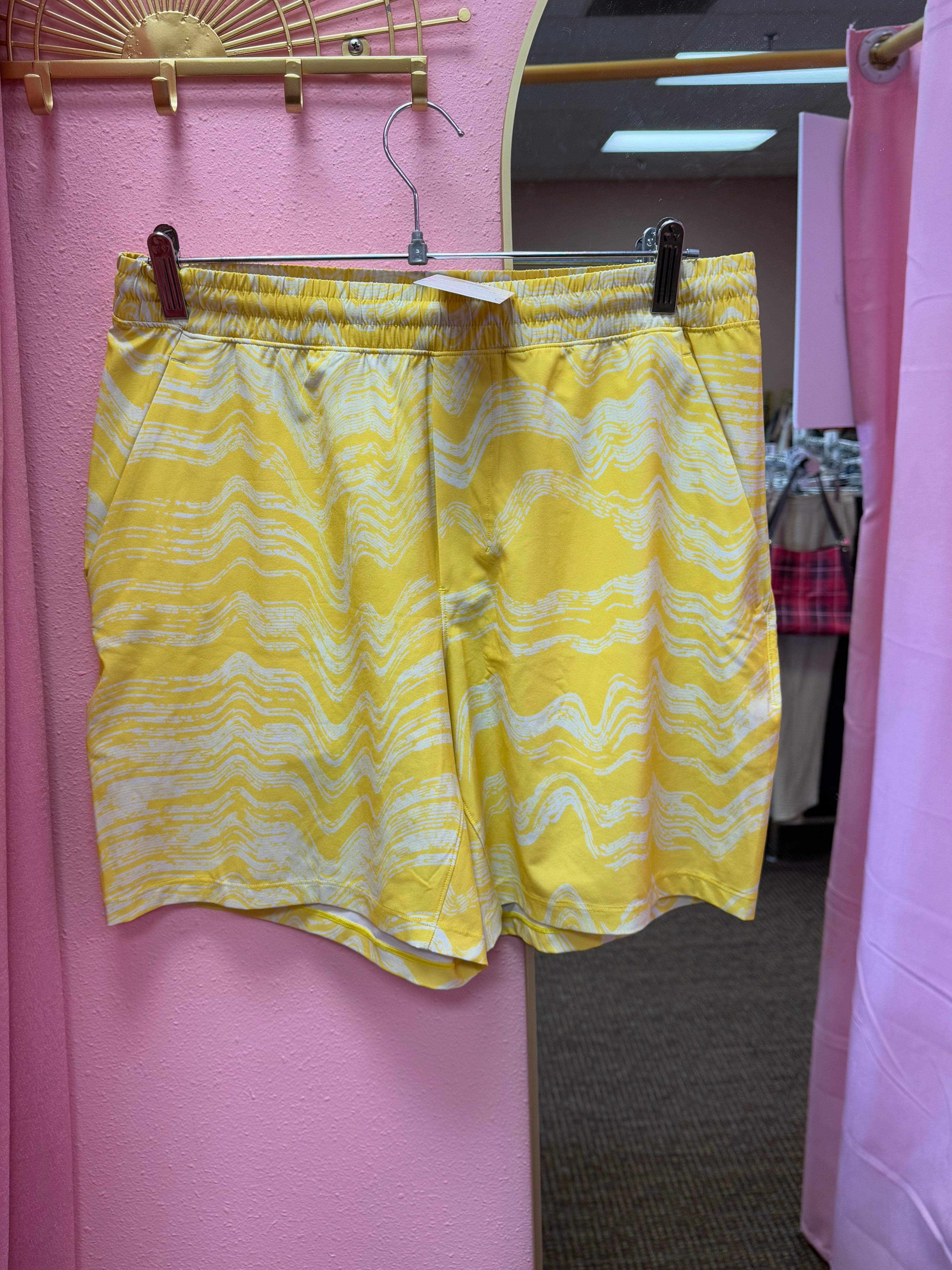 Men’s Lululemon Pace Breaker Shorts “7 Size Large