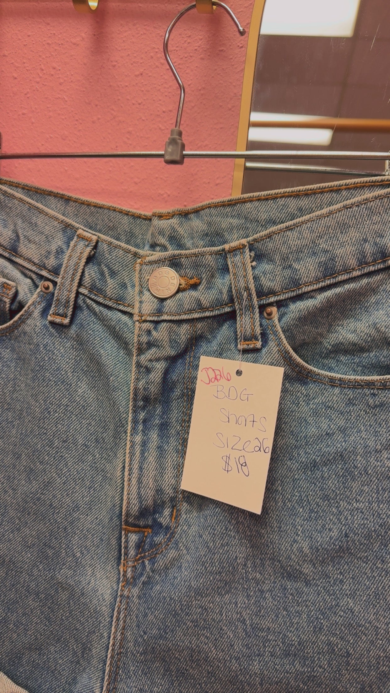 BDG Urban Outfitters Mom Shorts Size 26