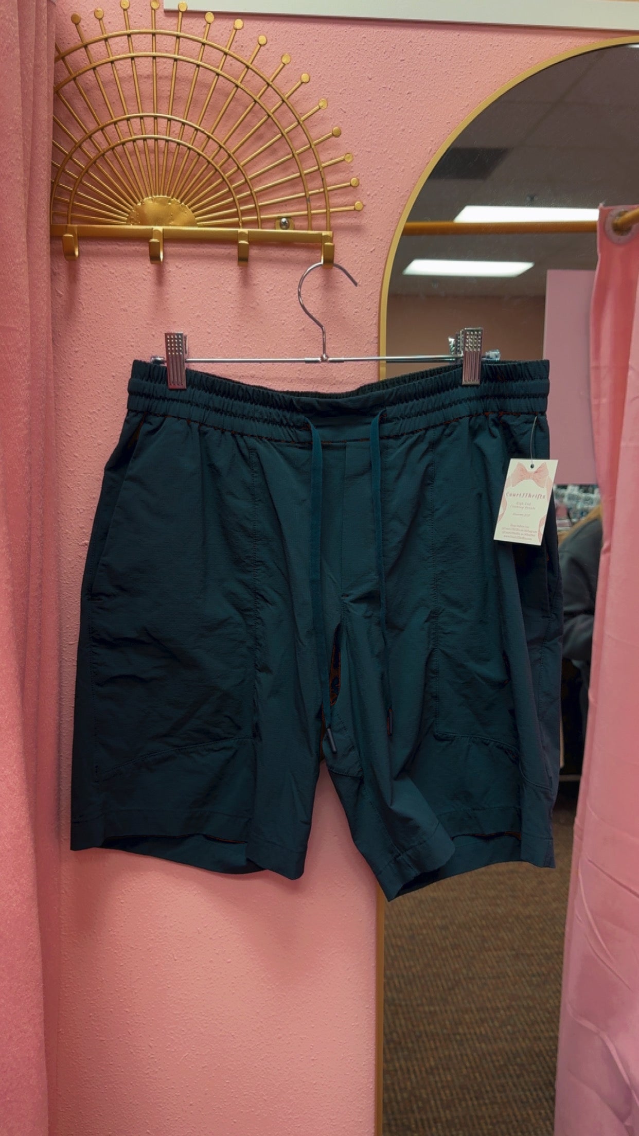 Men’s Bowline Shorts Size Large “8