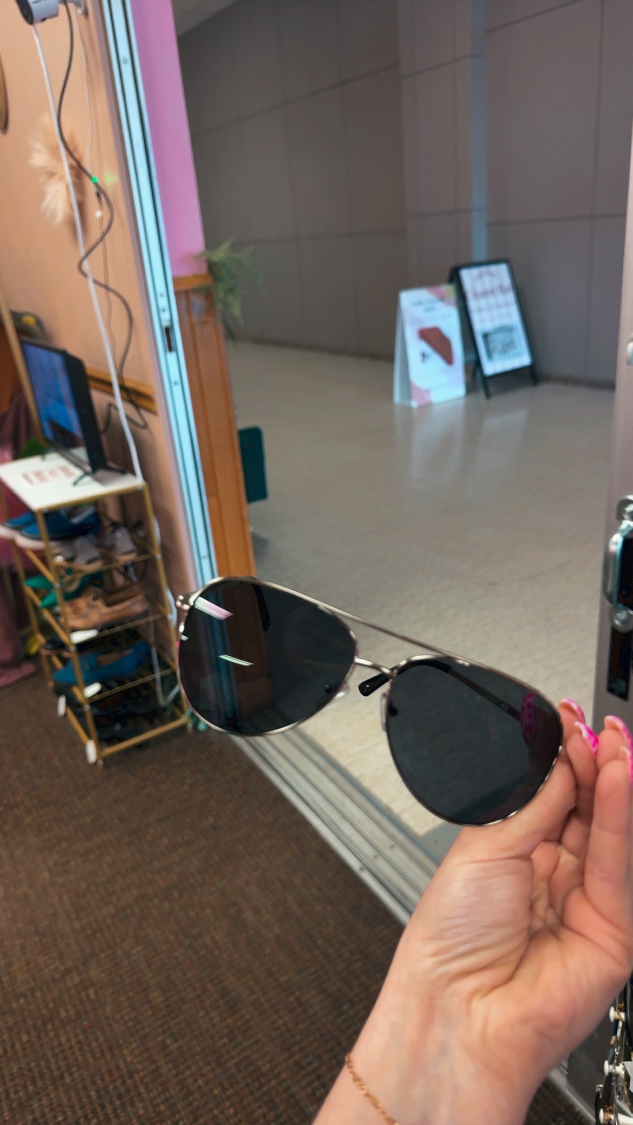 $8 SUNNIES- Black & Silver Aviator