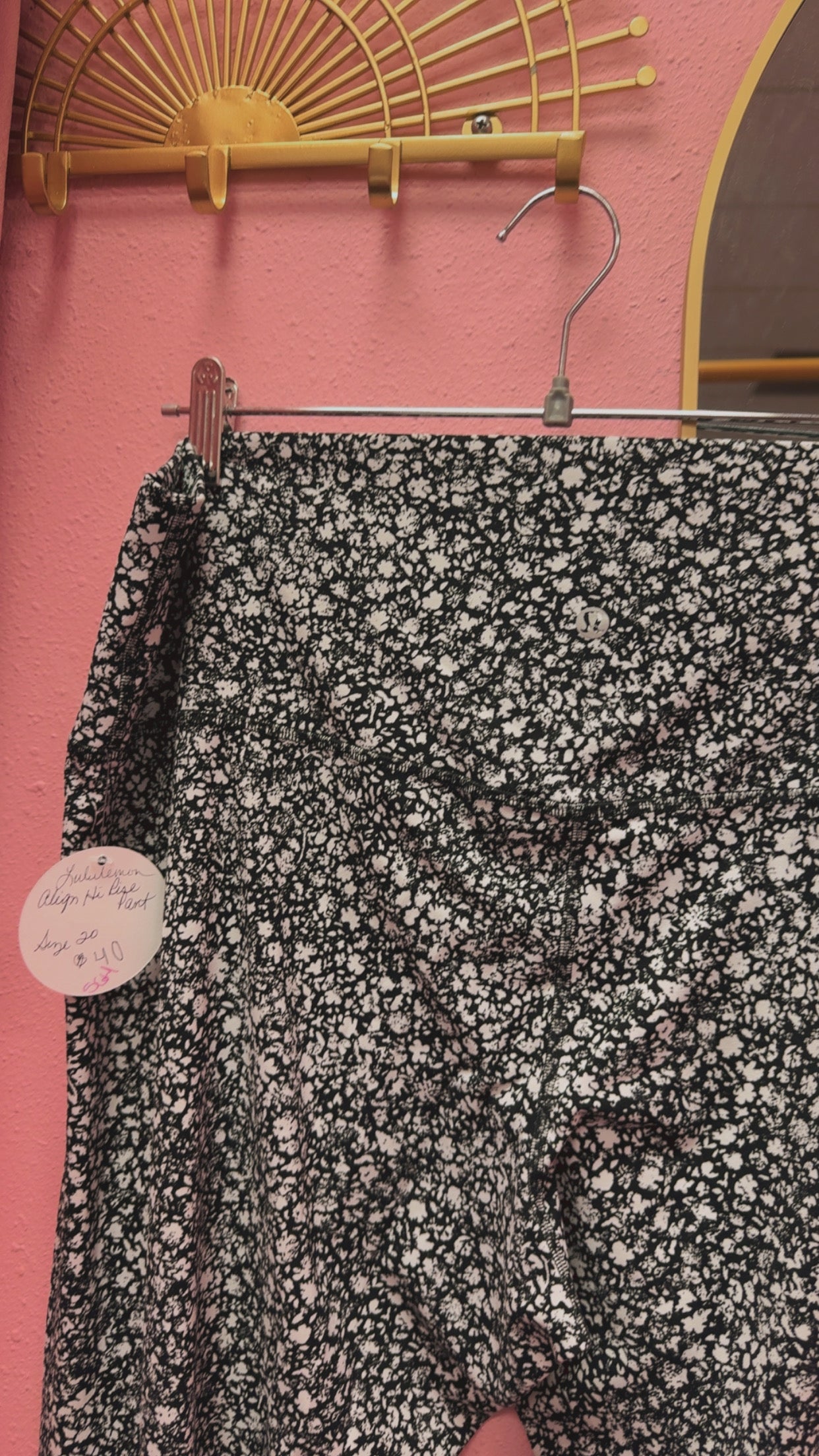 Lululemon Aligns “25 Size 20