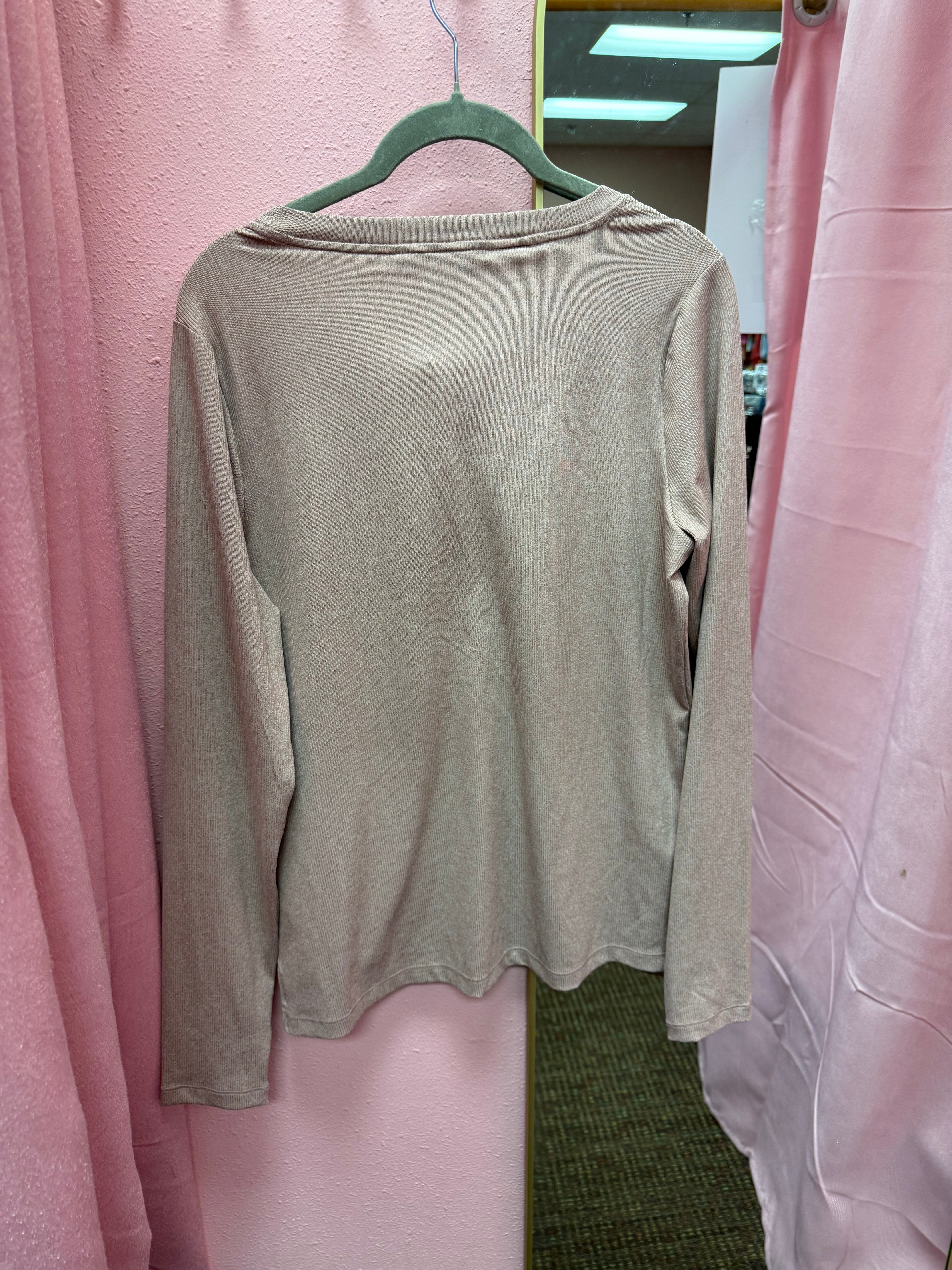 Athleta NWT “Uptempo Ribbed Henley Top” Size Large