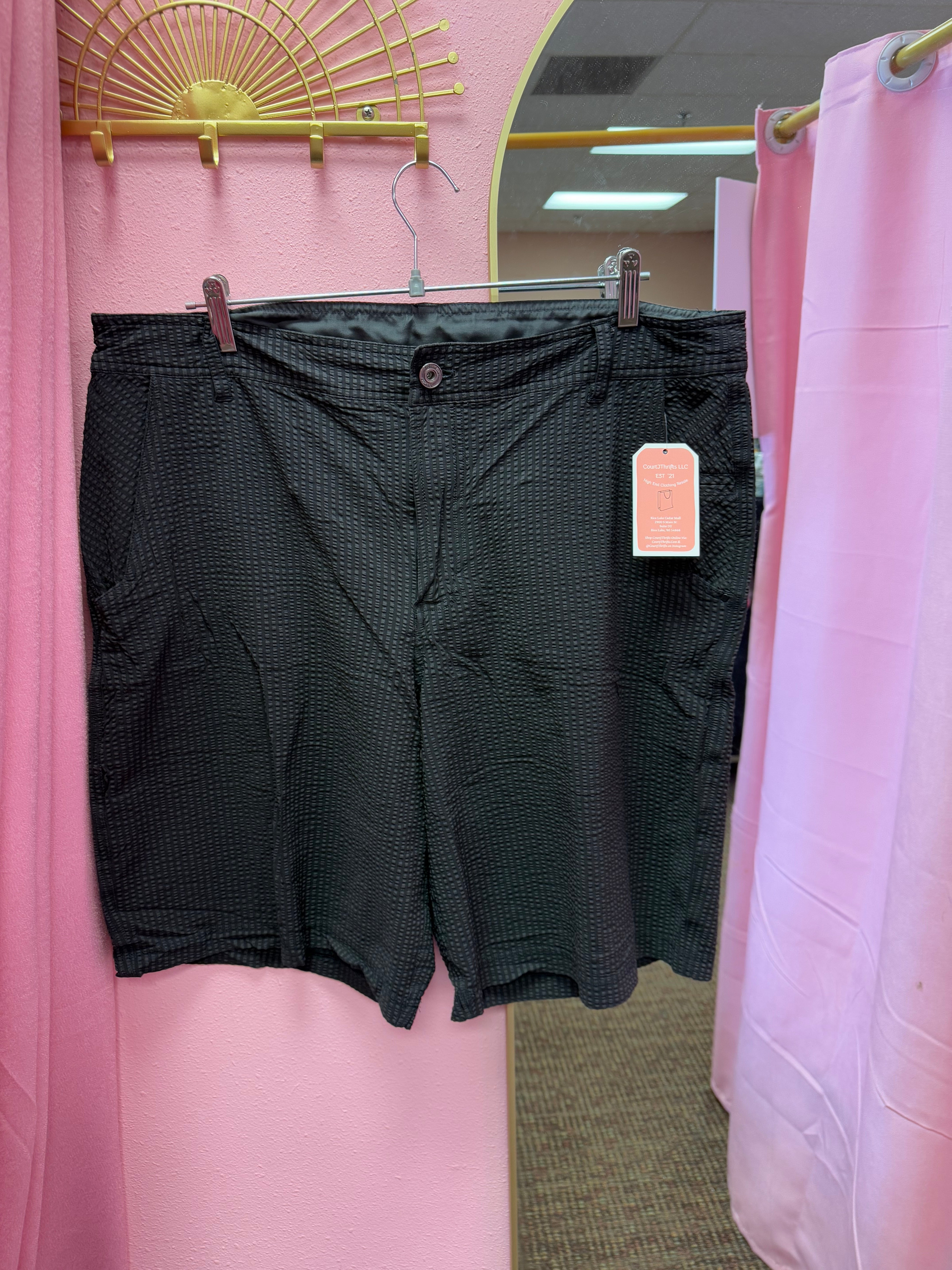 Men’s Lululemon Shorts Size 40