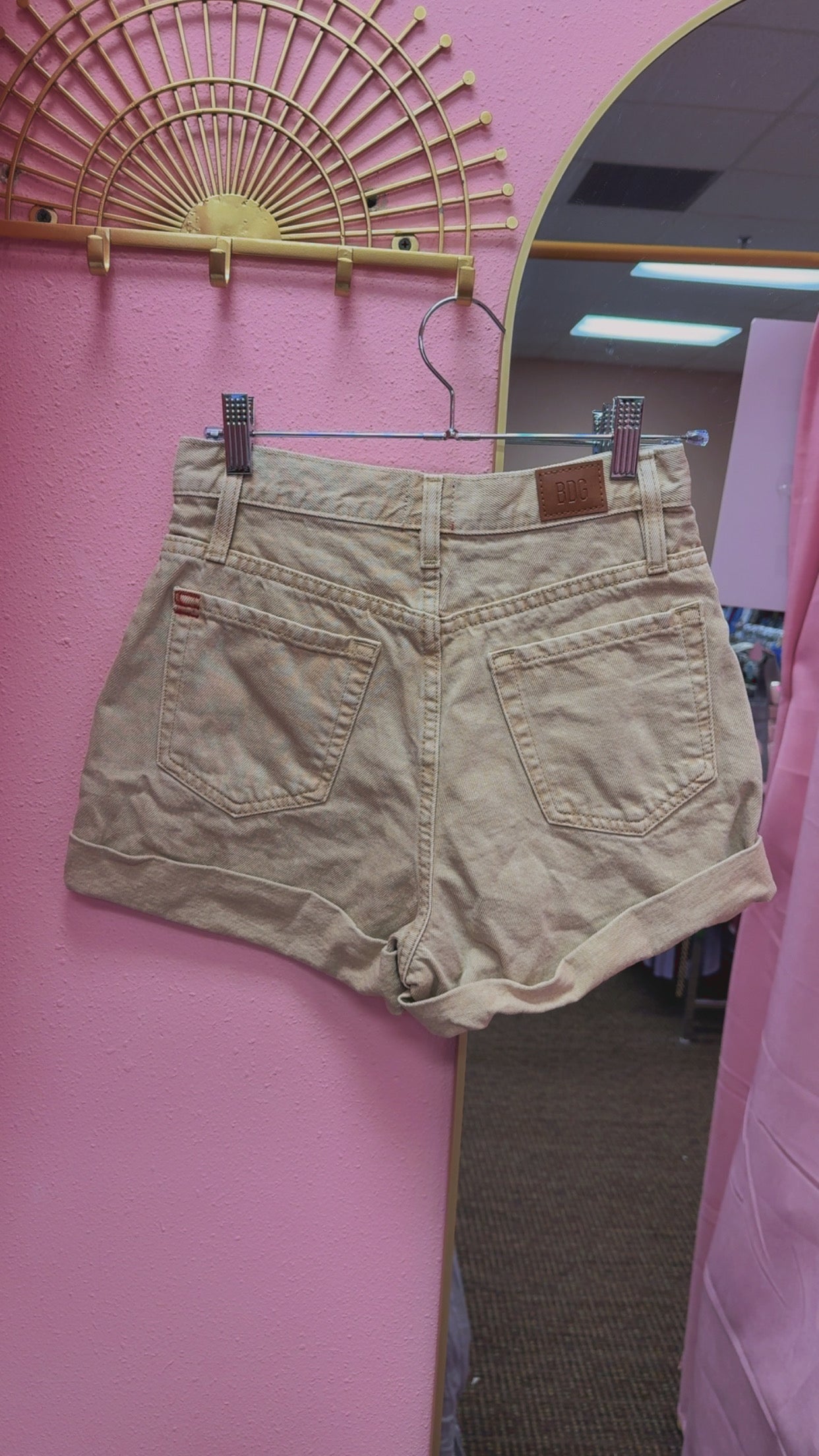 Urban Outfitters BDG Mom Shorts Size 25