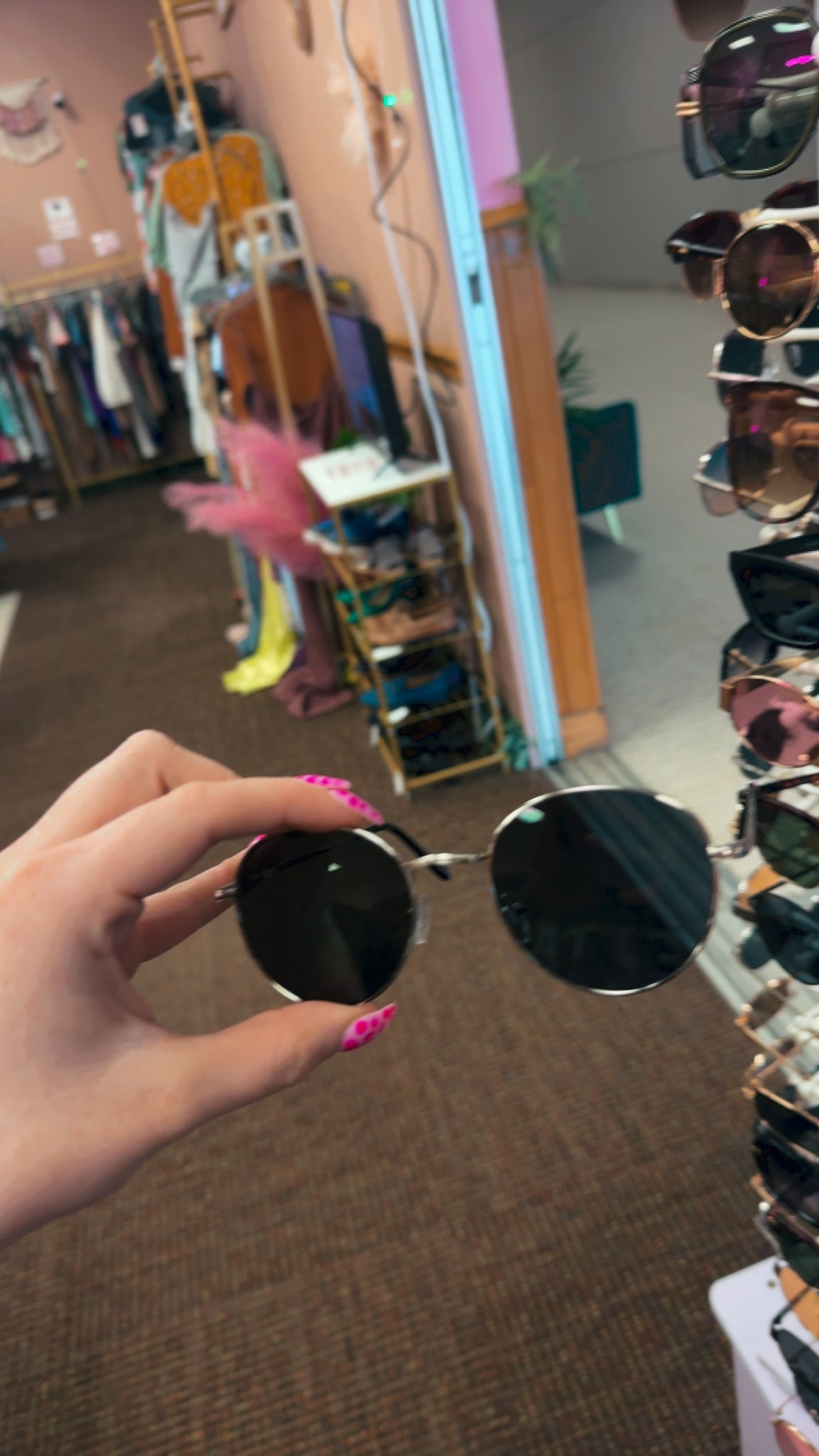 $8 SUNNIES- Black & Silver Circle