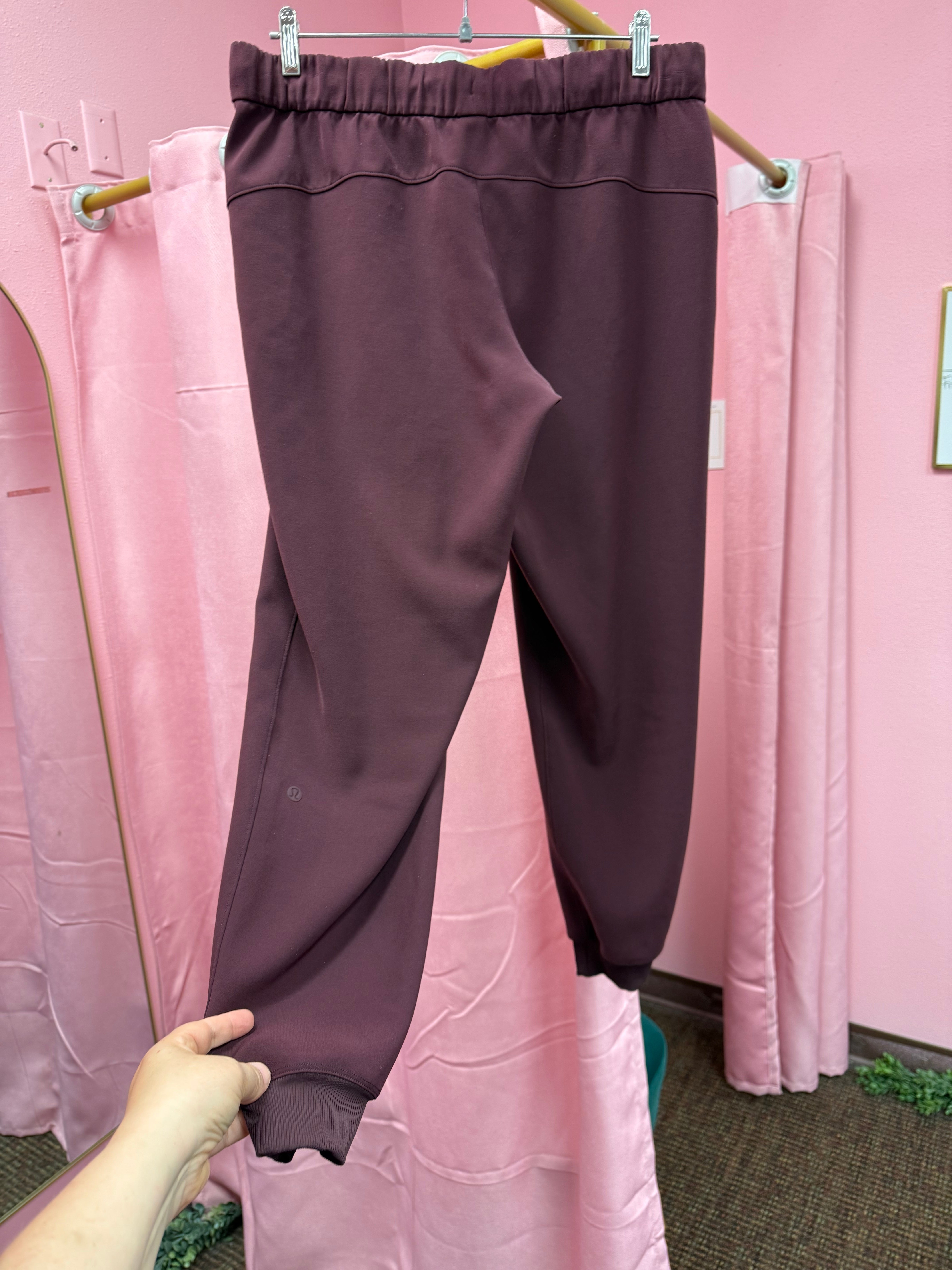Lululemon On The Fly Jogger Size 10