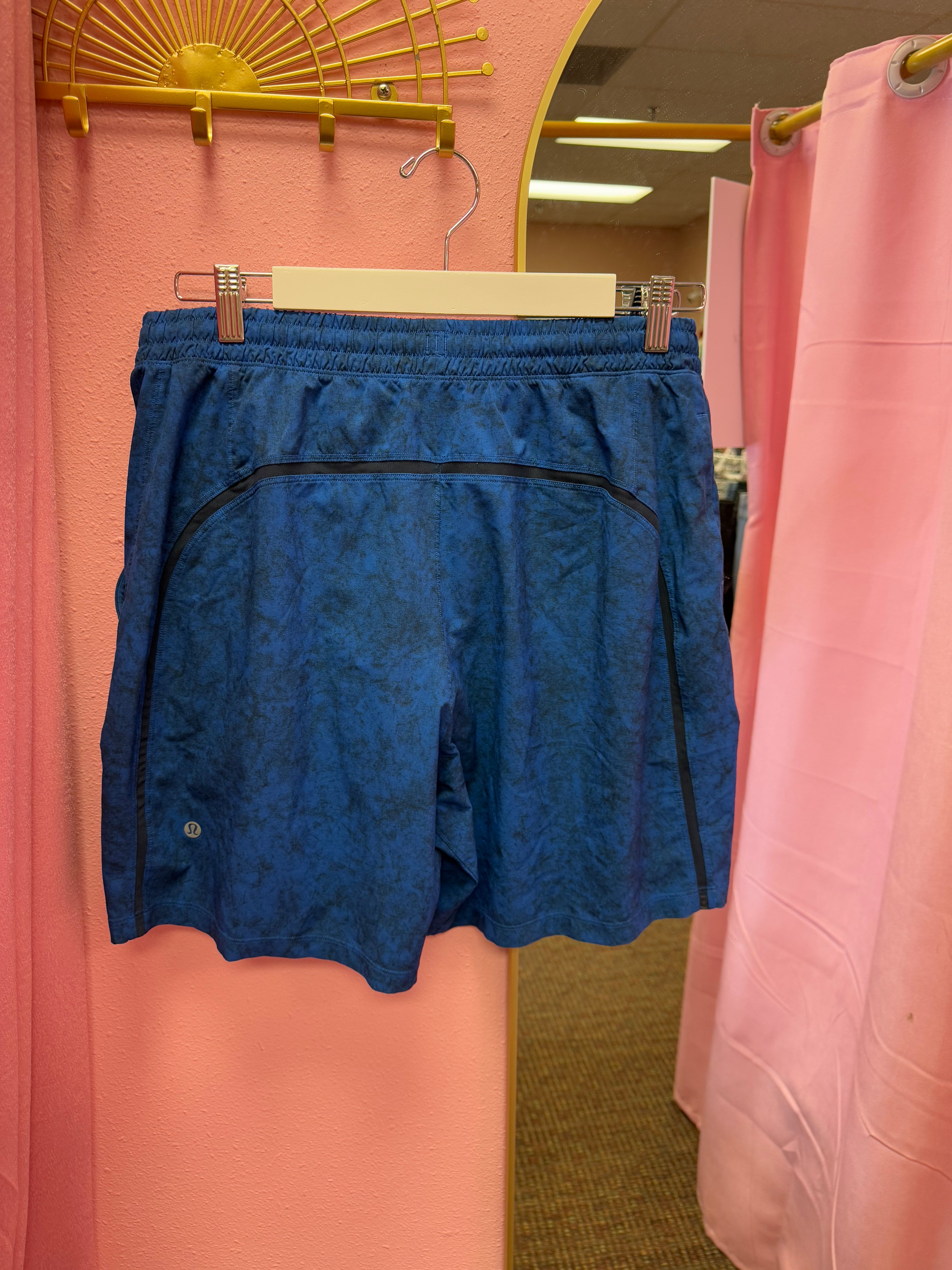 Men’s Lululemon Shorts Size Large