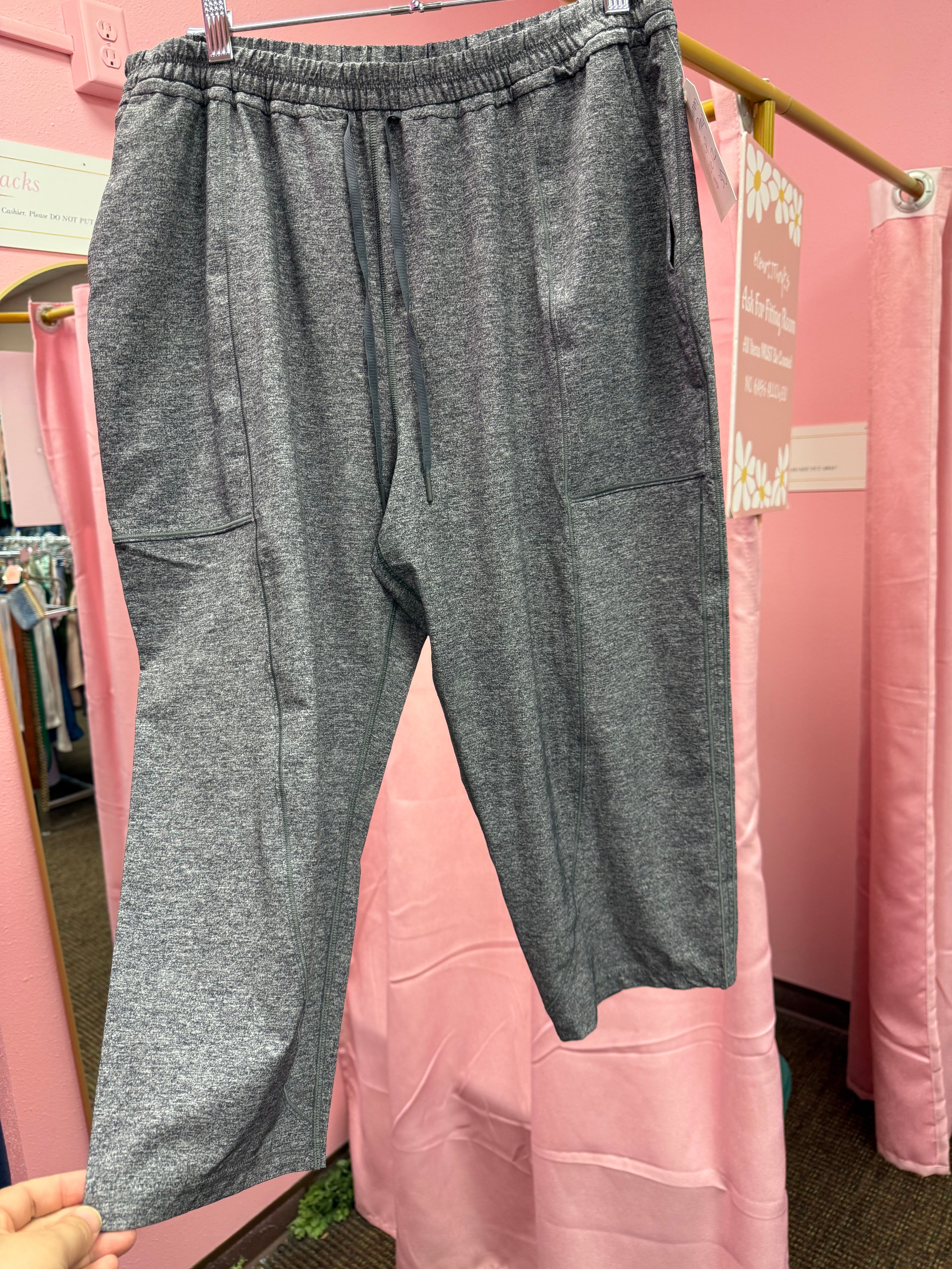 Lululemon Final Play Crop Size 12