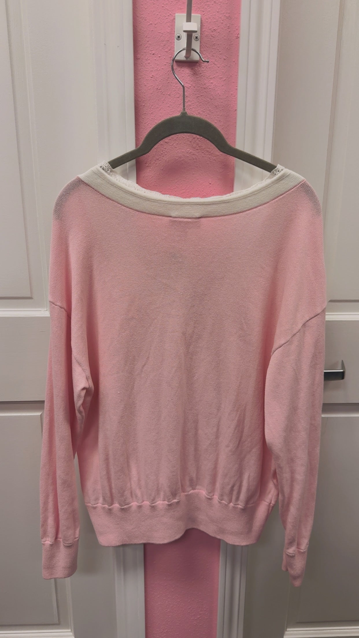 Edikted Sweater Size Small
