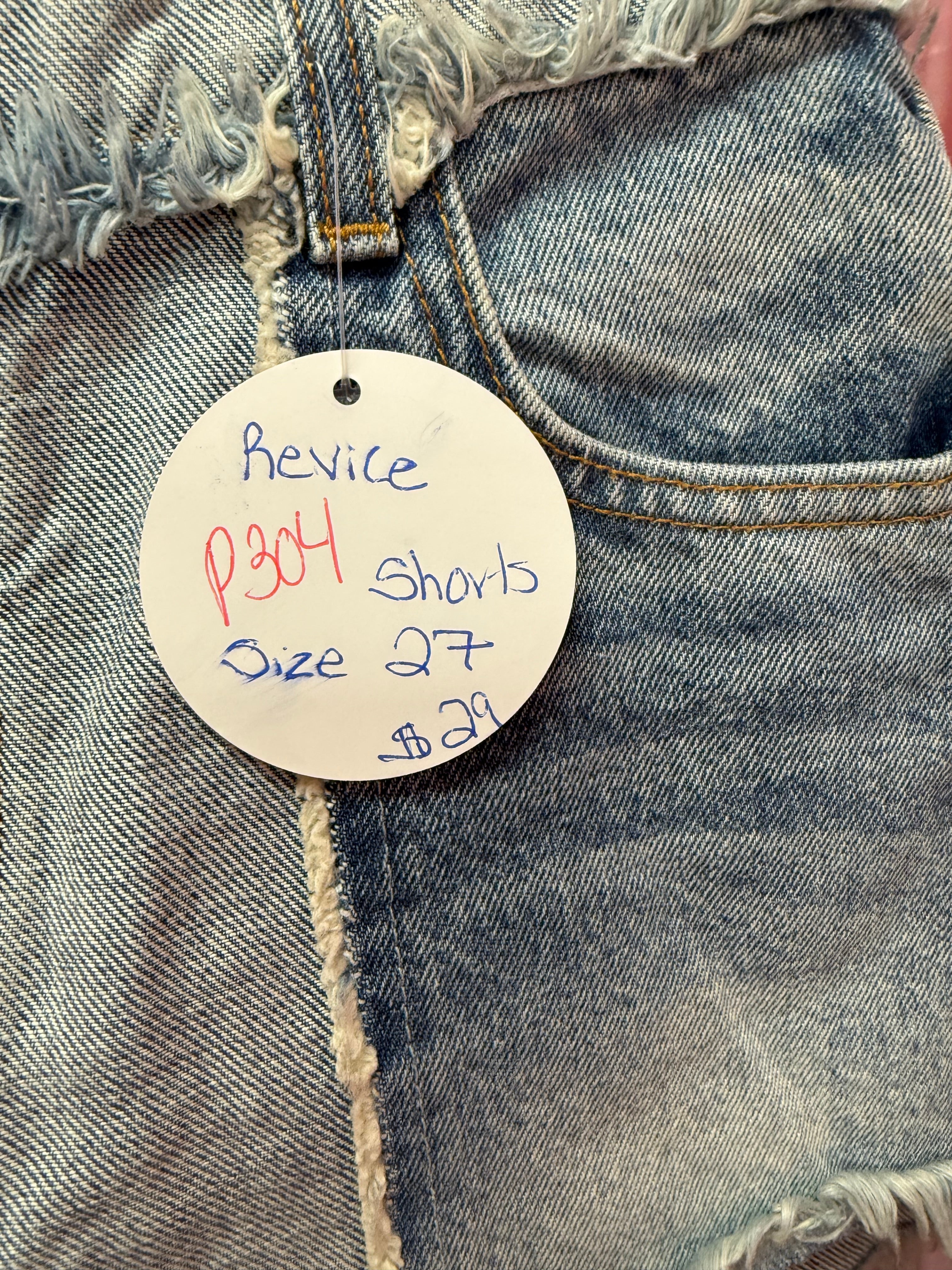 Revice Shorts Size 27