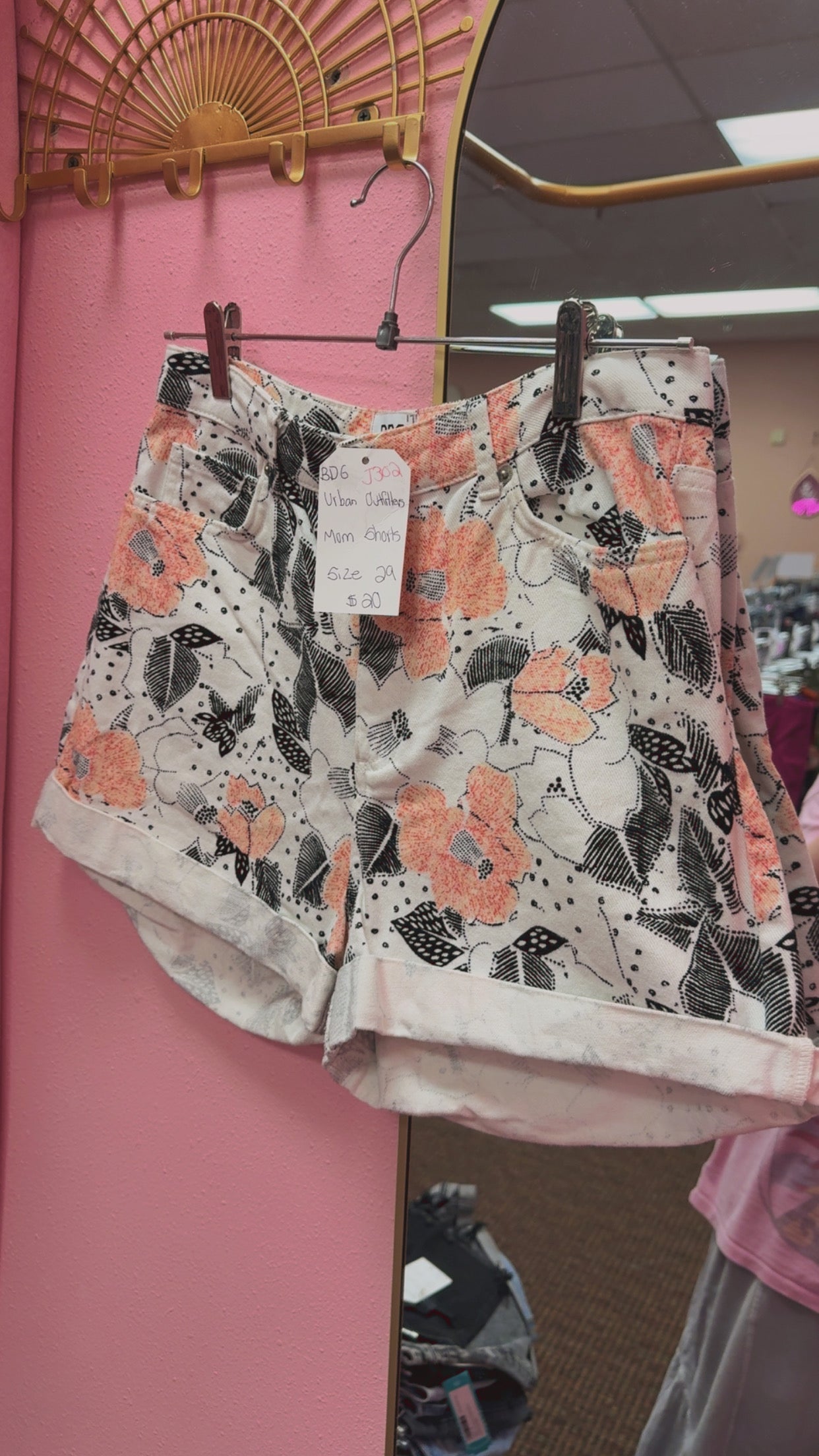 BDG Urban Outfitters Mom Shorts Size 29