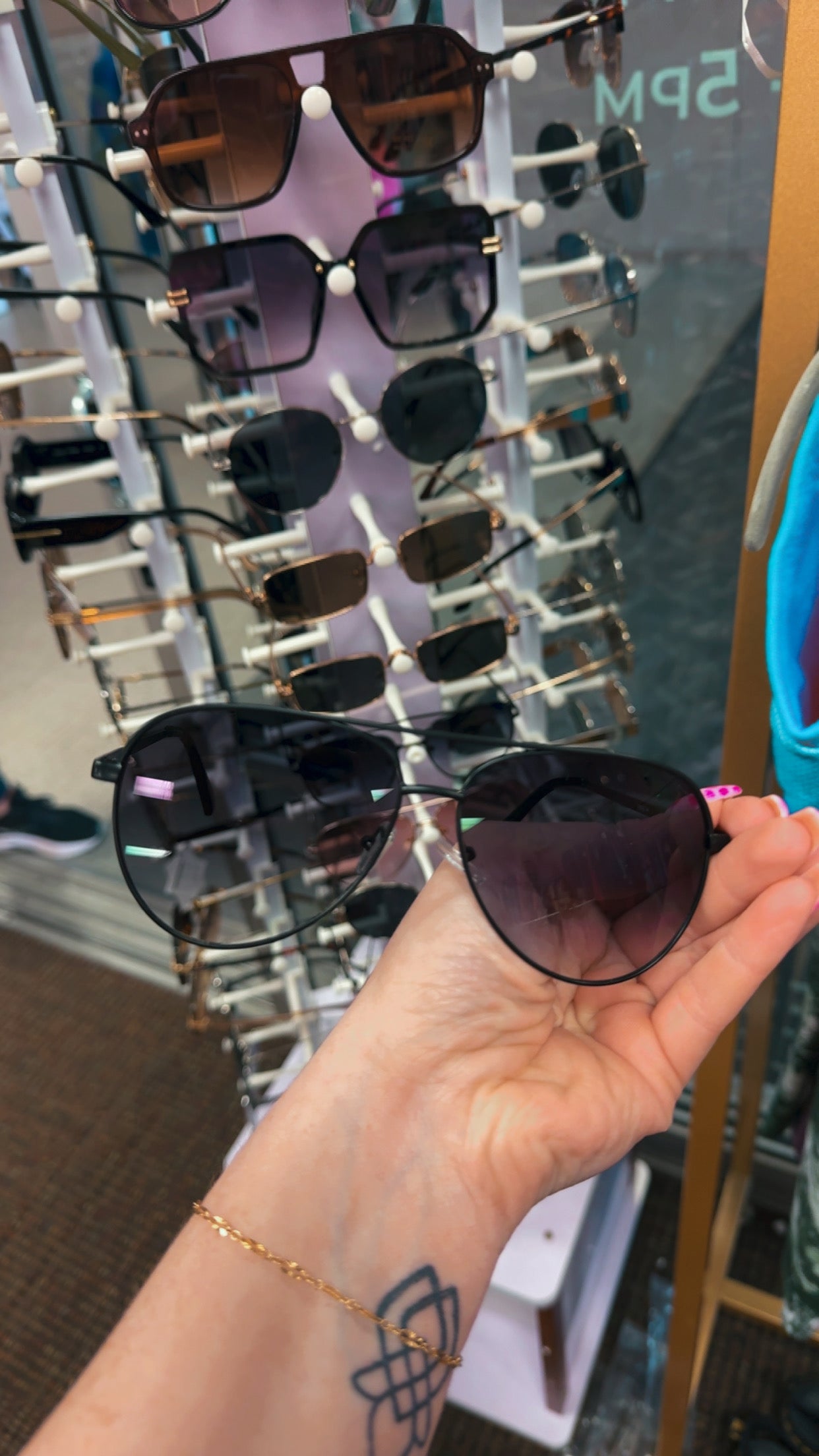 $8 SUNNIES- Black Large Aviator - LAST PAIR