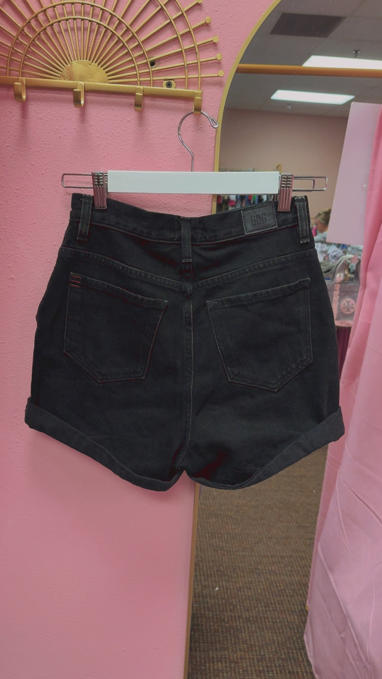 Urban Outfitters BDG Mom Shorts Size 25