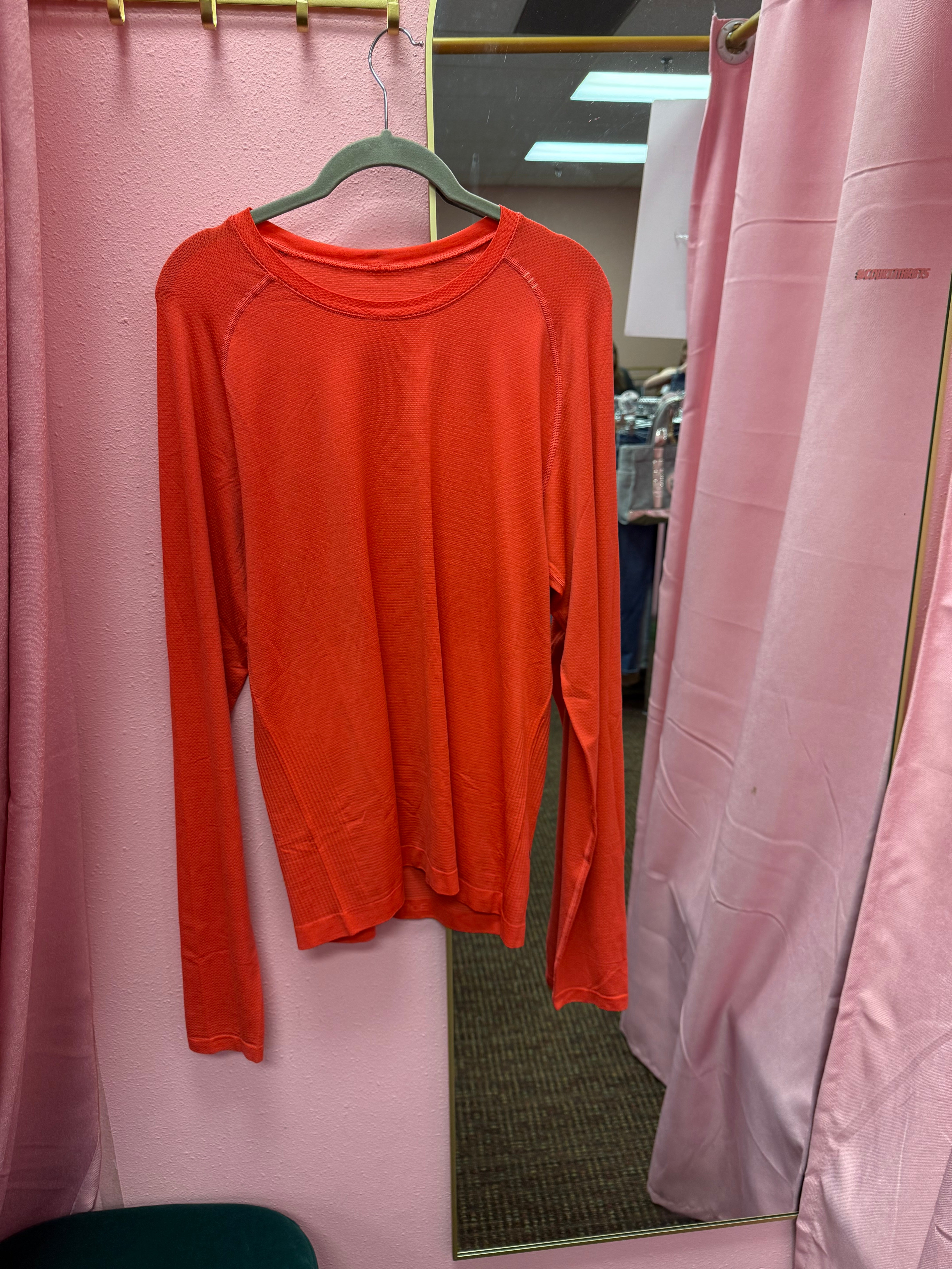 Lululemon Men’s Long Sleeve Medium