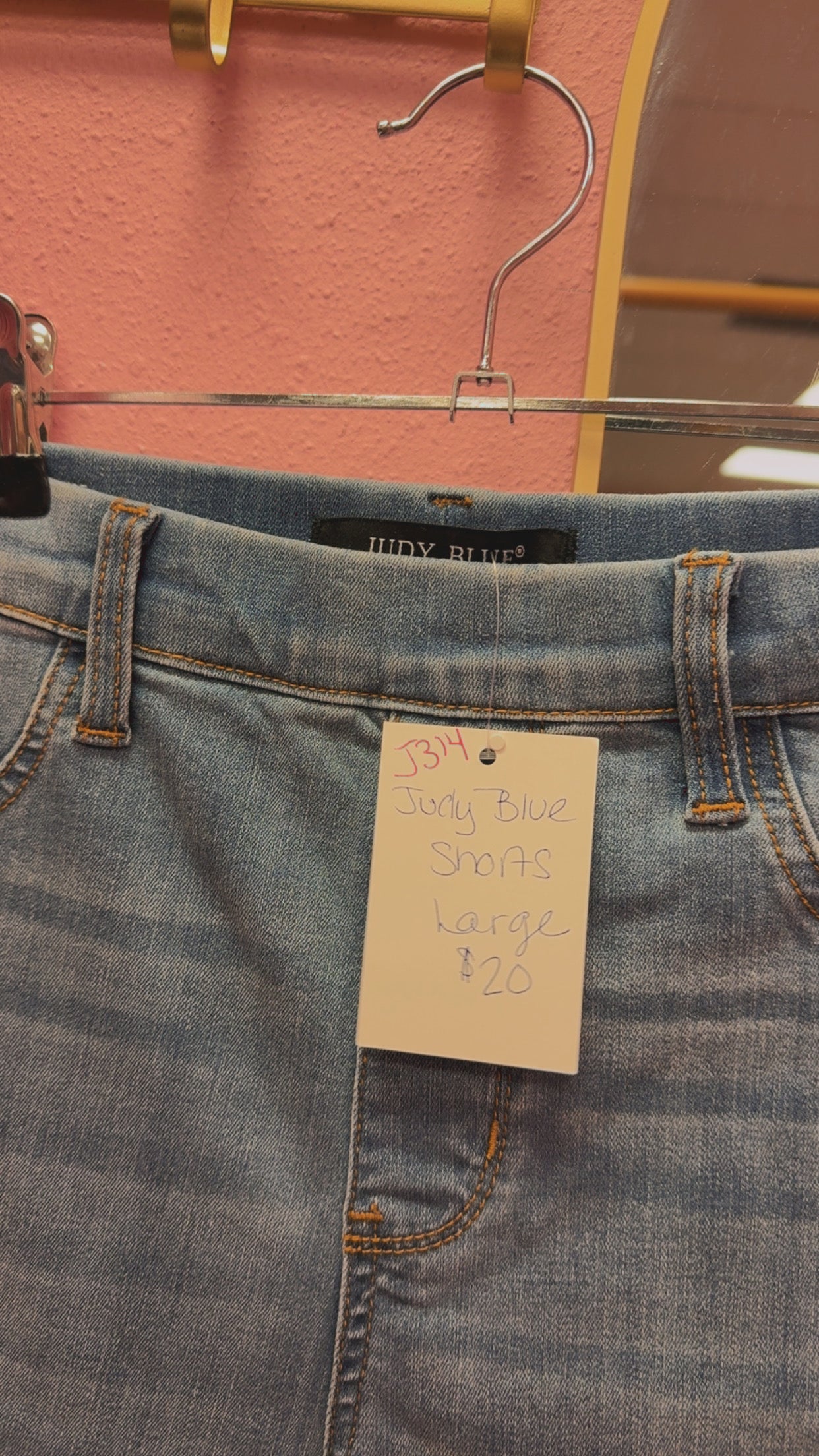 Judy Blue Bermuda Shorts Size Large