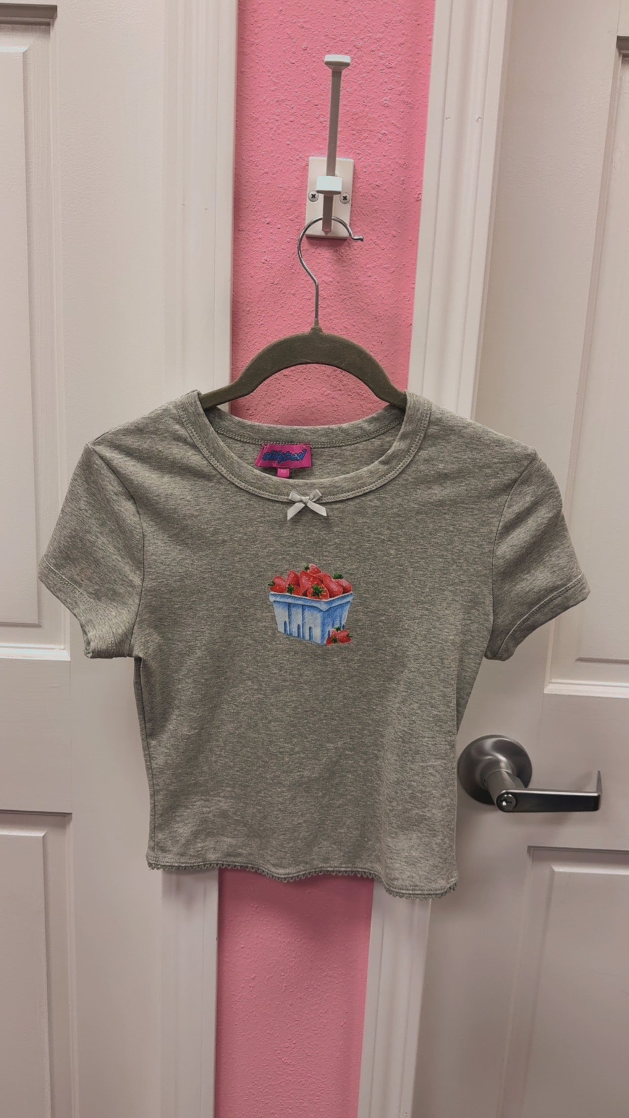 Edikted Strawberry Tee Size XS