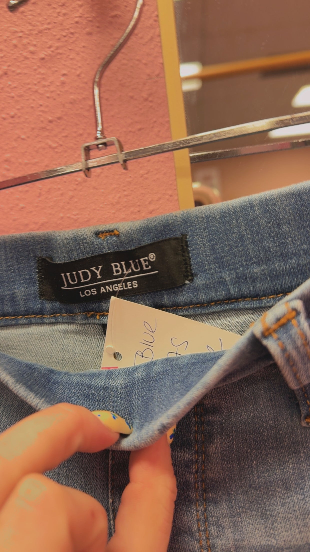 Judy Blue Bermuda Shorts Size Large