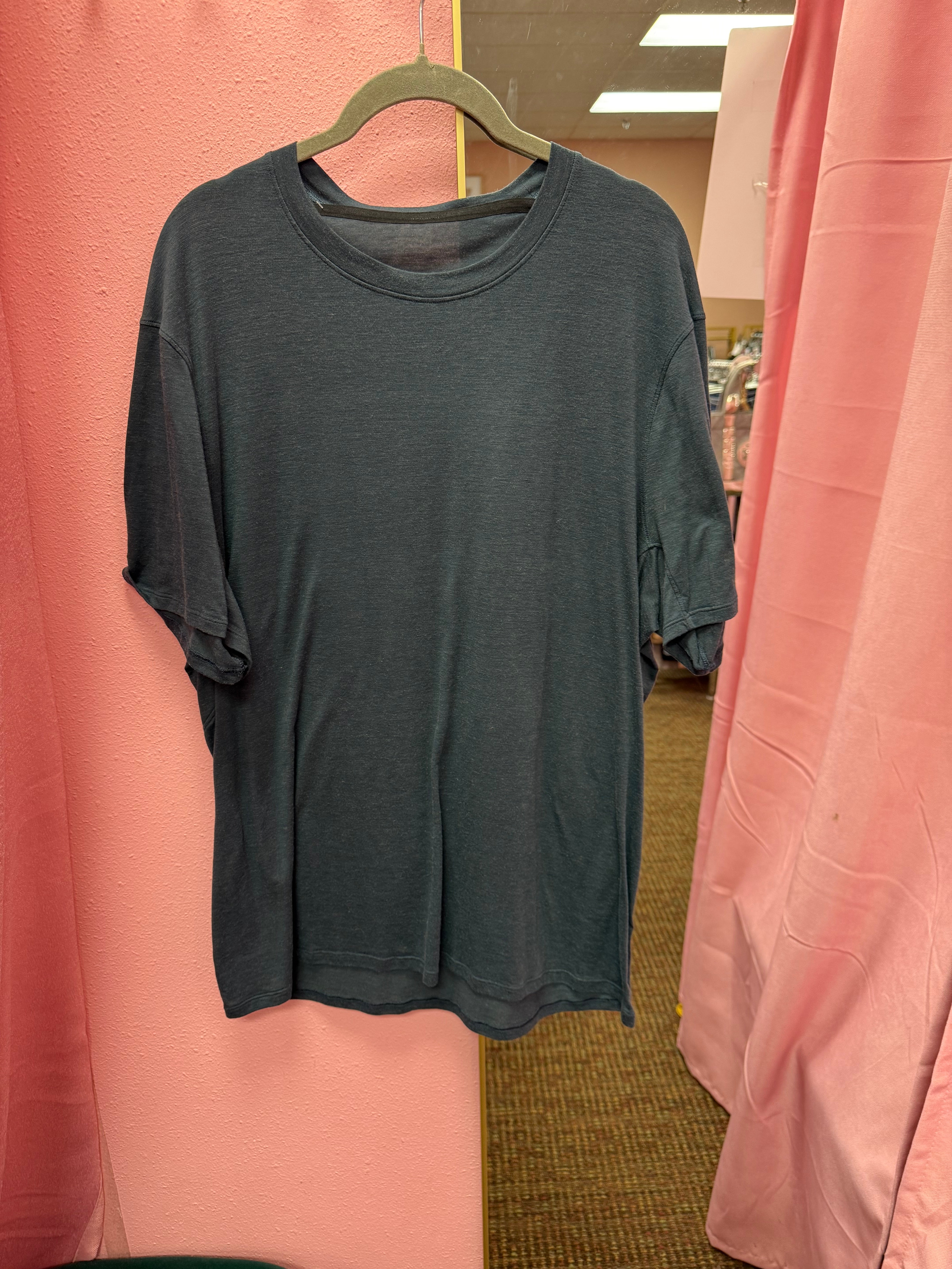 Lululemon Men’s T-Shirt Medium