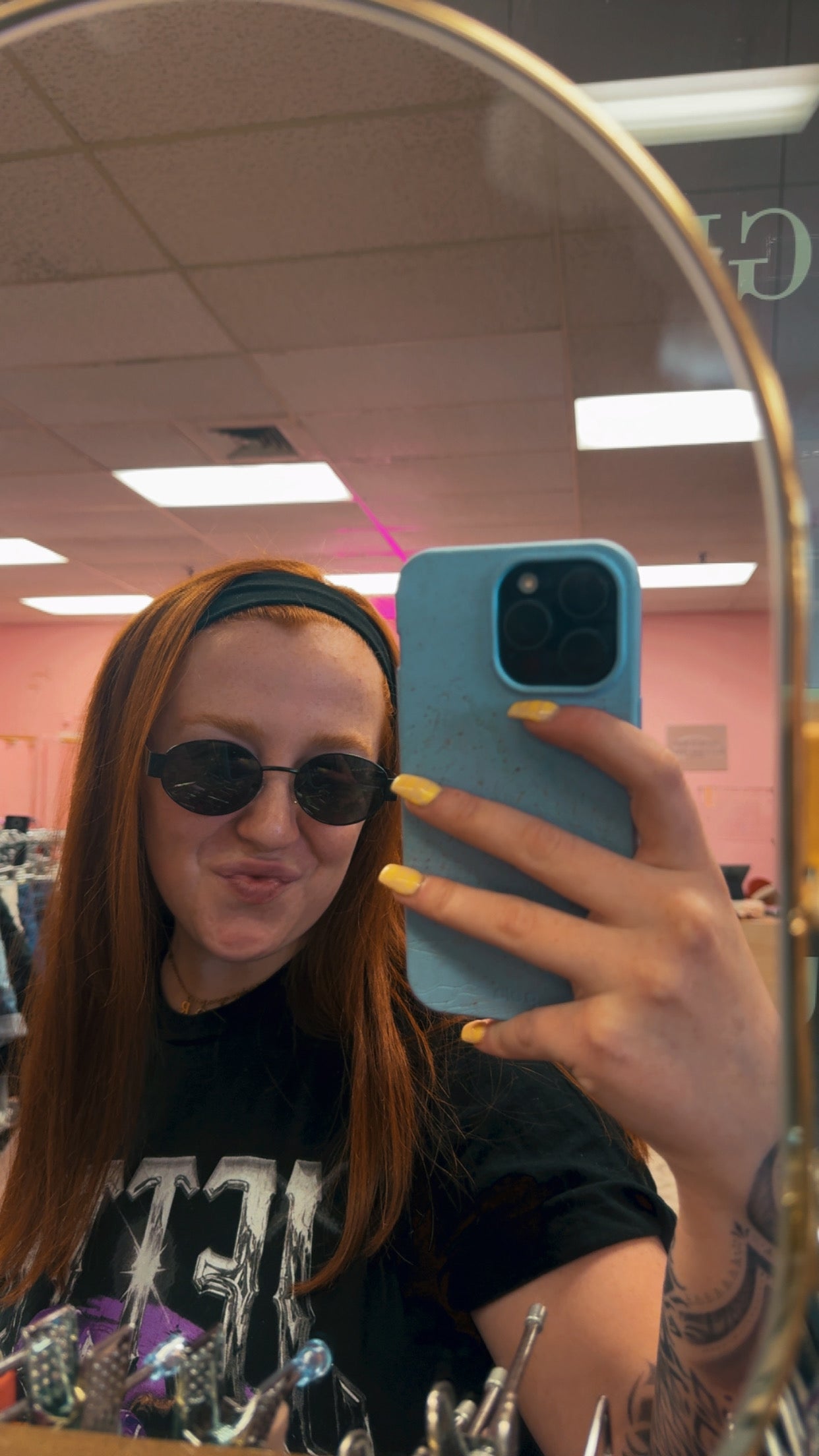 $8 SUNNIEZ -Black on Black Oval
