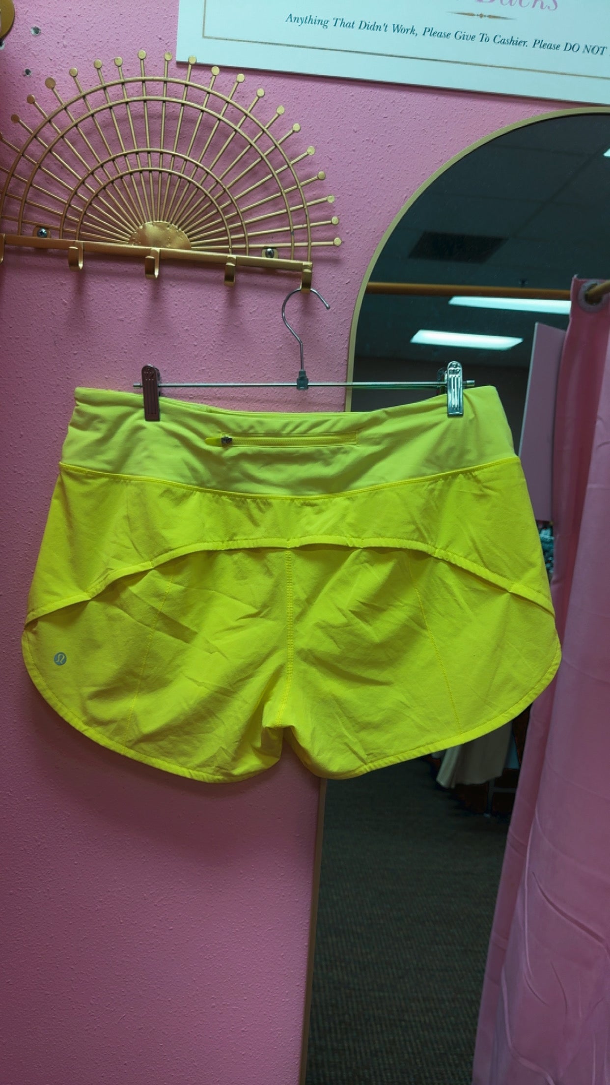 Lululemon Speed Up Shorts Size 12 * NO LINER