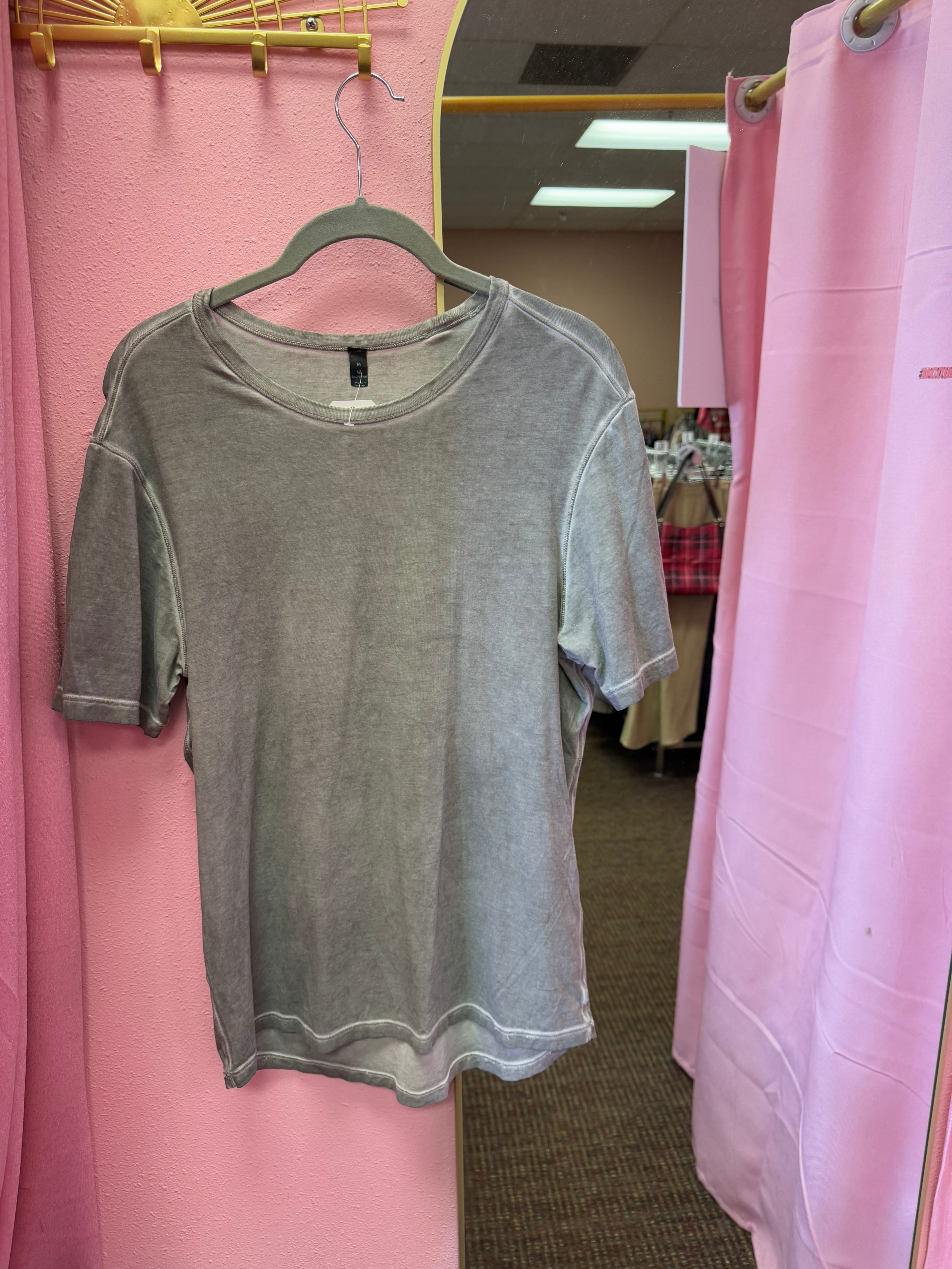 Men’s Lululemon Shirt size Medium