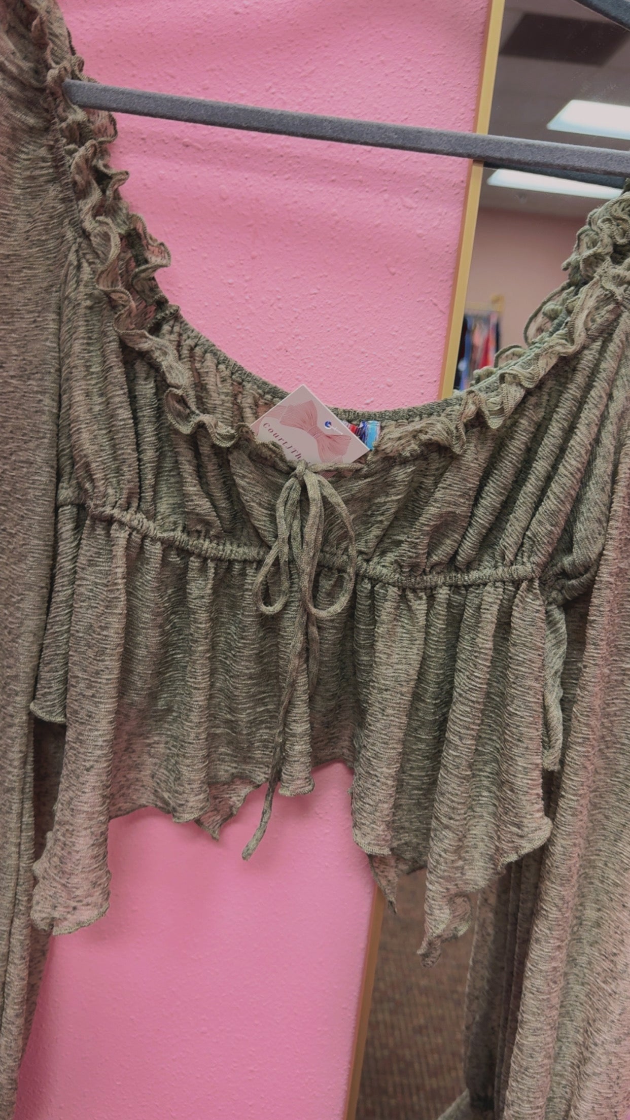Urban Outfitters Flowy Top Size Large