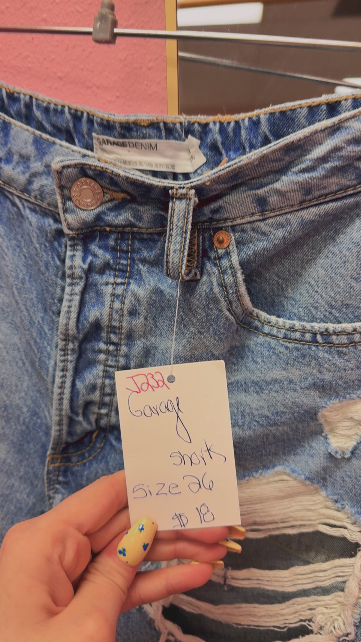 Garage Distressed Shorts Size 26