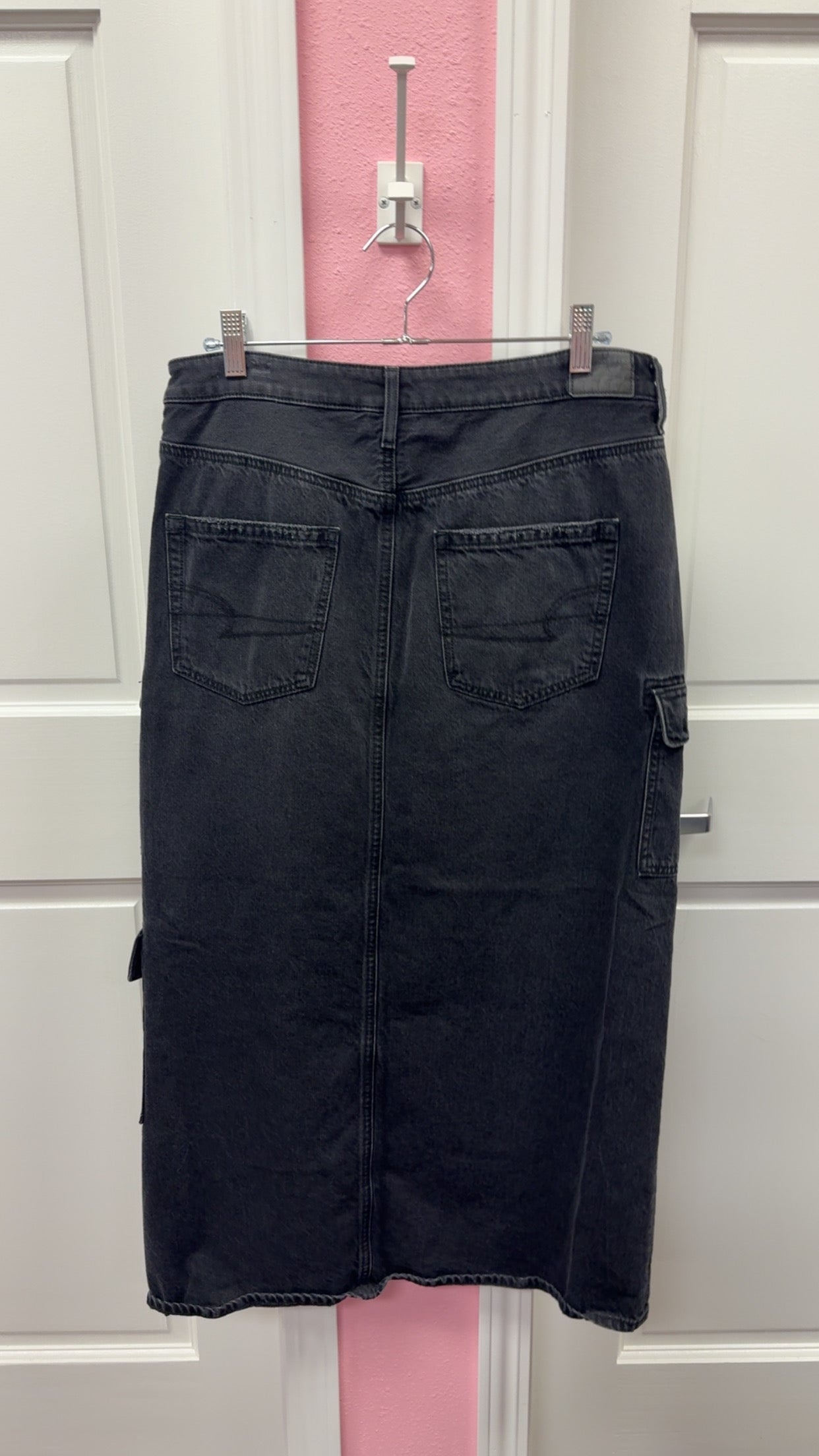 American Eagle Lo-Rise Maxi Cargo Denim Skirt Size 10