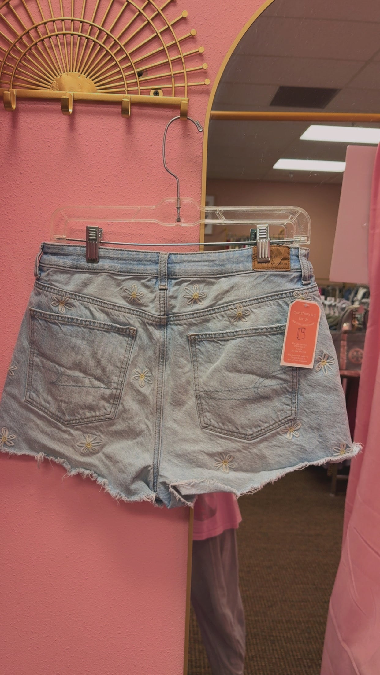 American Eagle Mom Shorts Size 8 * read description*