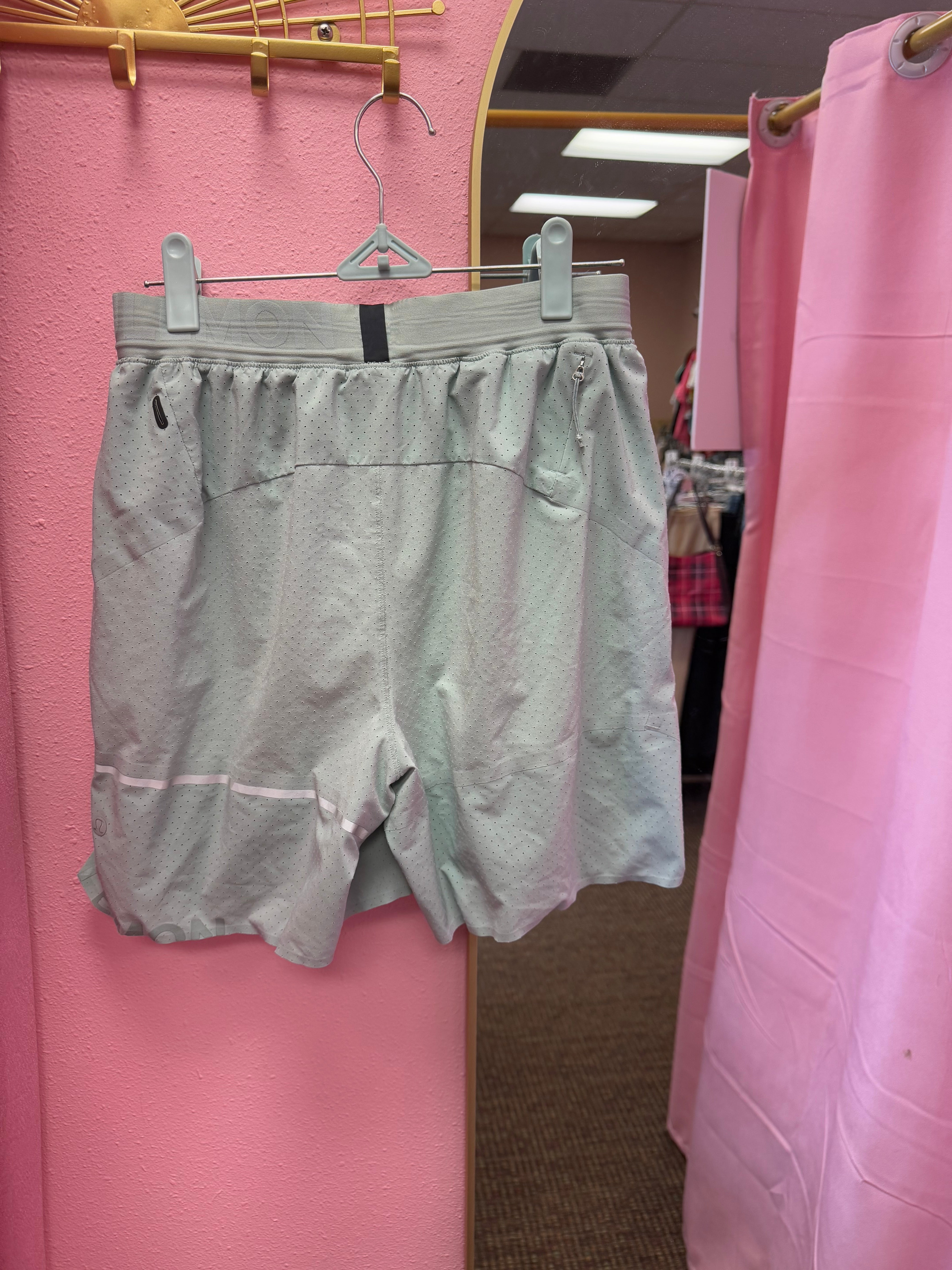 Men’s Lululemon Shorts Size XS