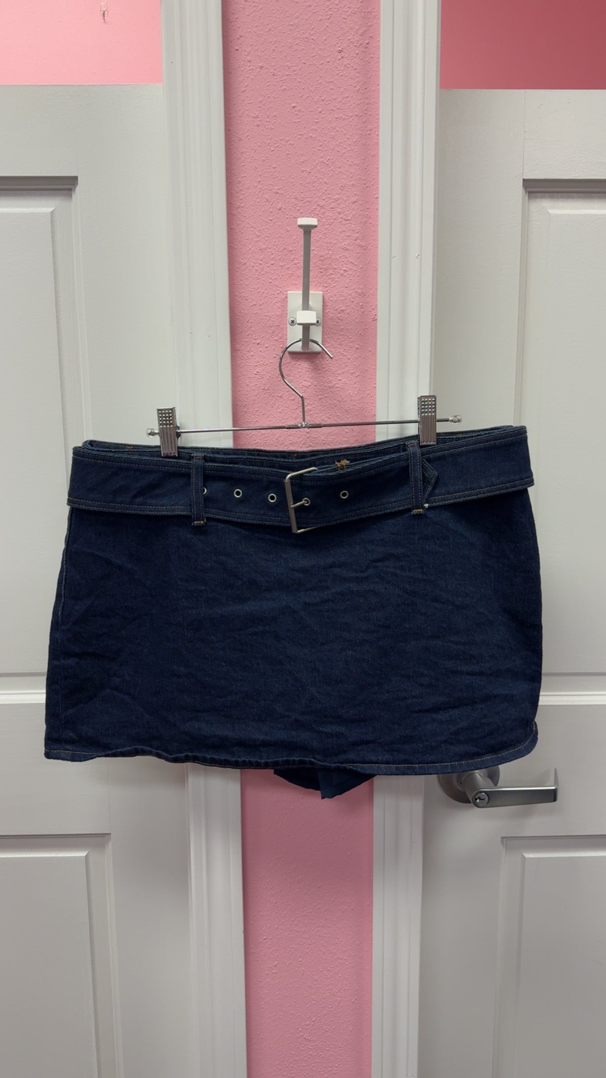 Abercrombie & Fitch Buckle Mini Skort Size 12/31