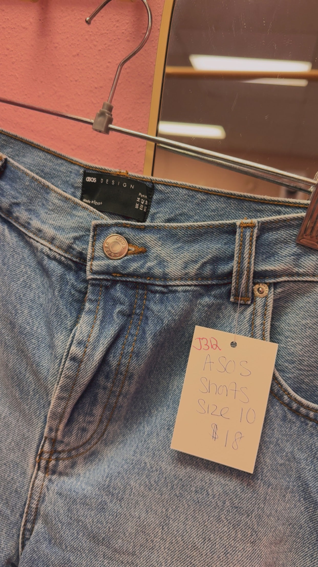 ASOS Distressed Mid Short Size 10