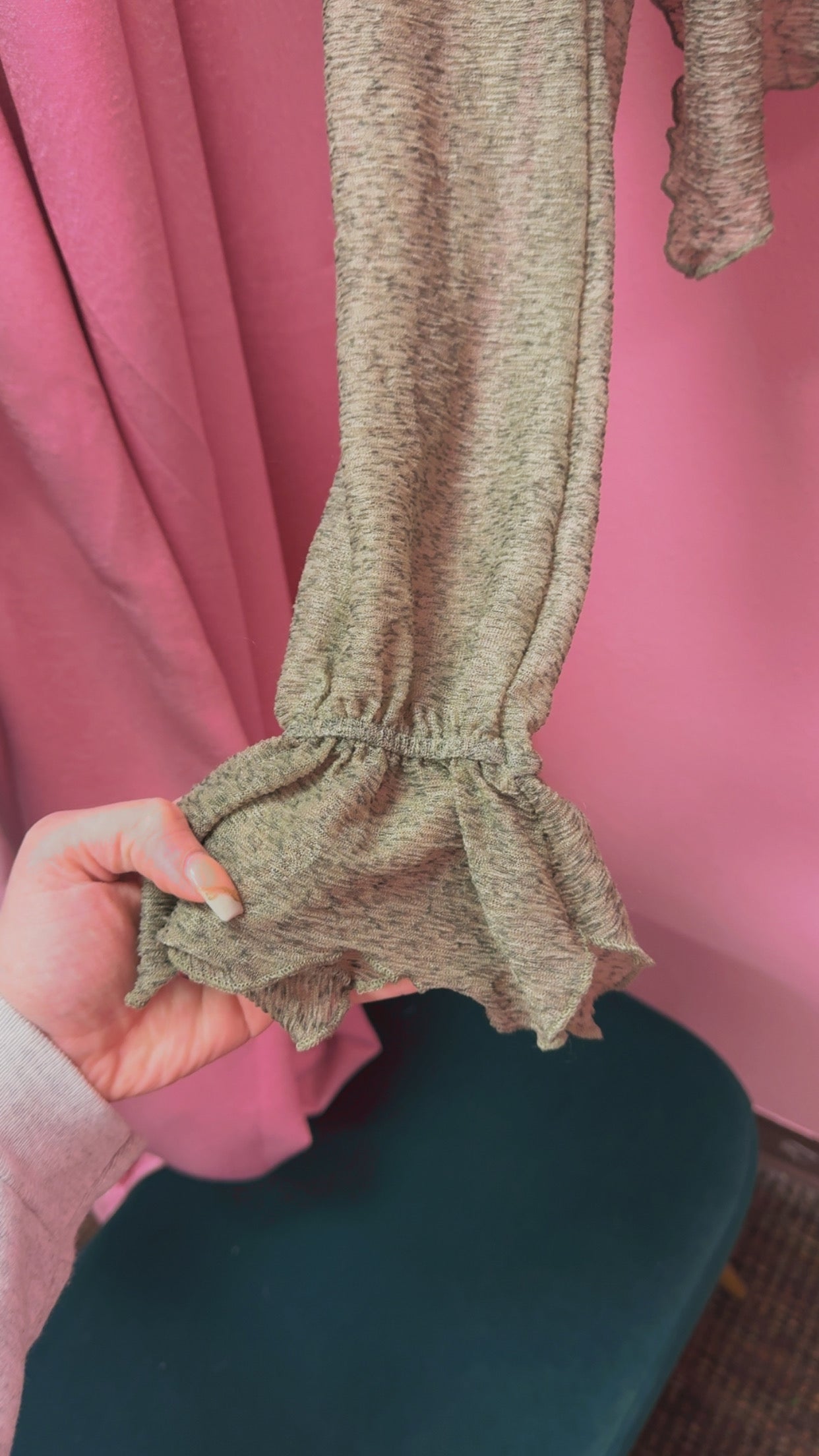 Urban Outfitters Flowy Top Size Large