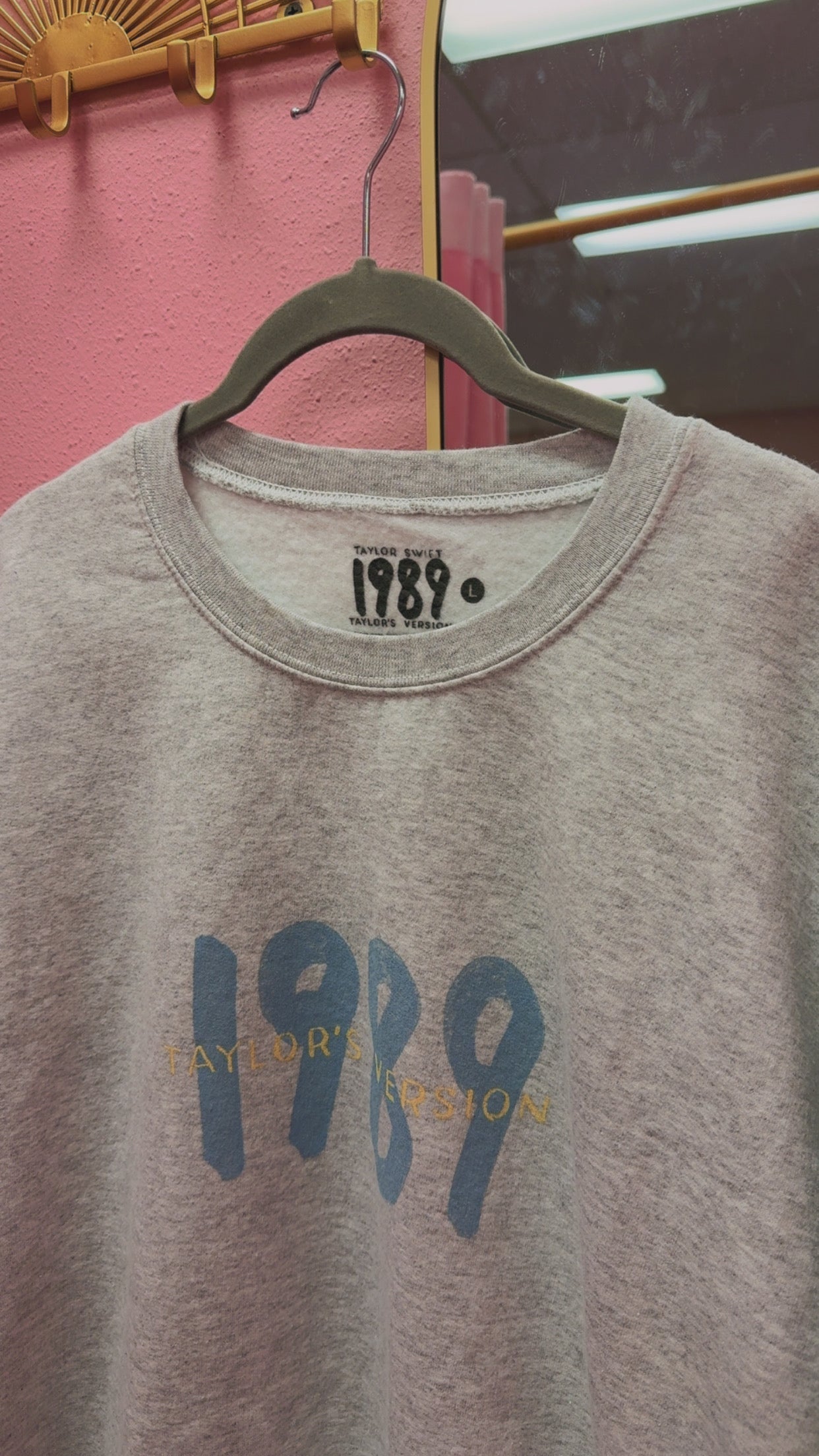 Taylor Swift 1989 LIMITED EDITION Crewneck Size Large