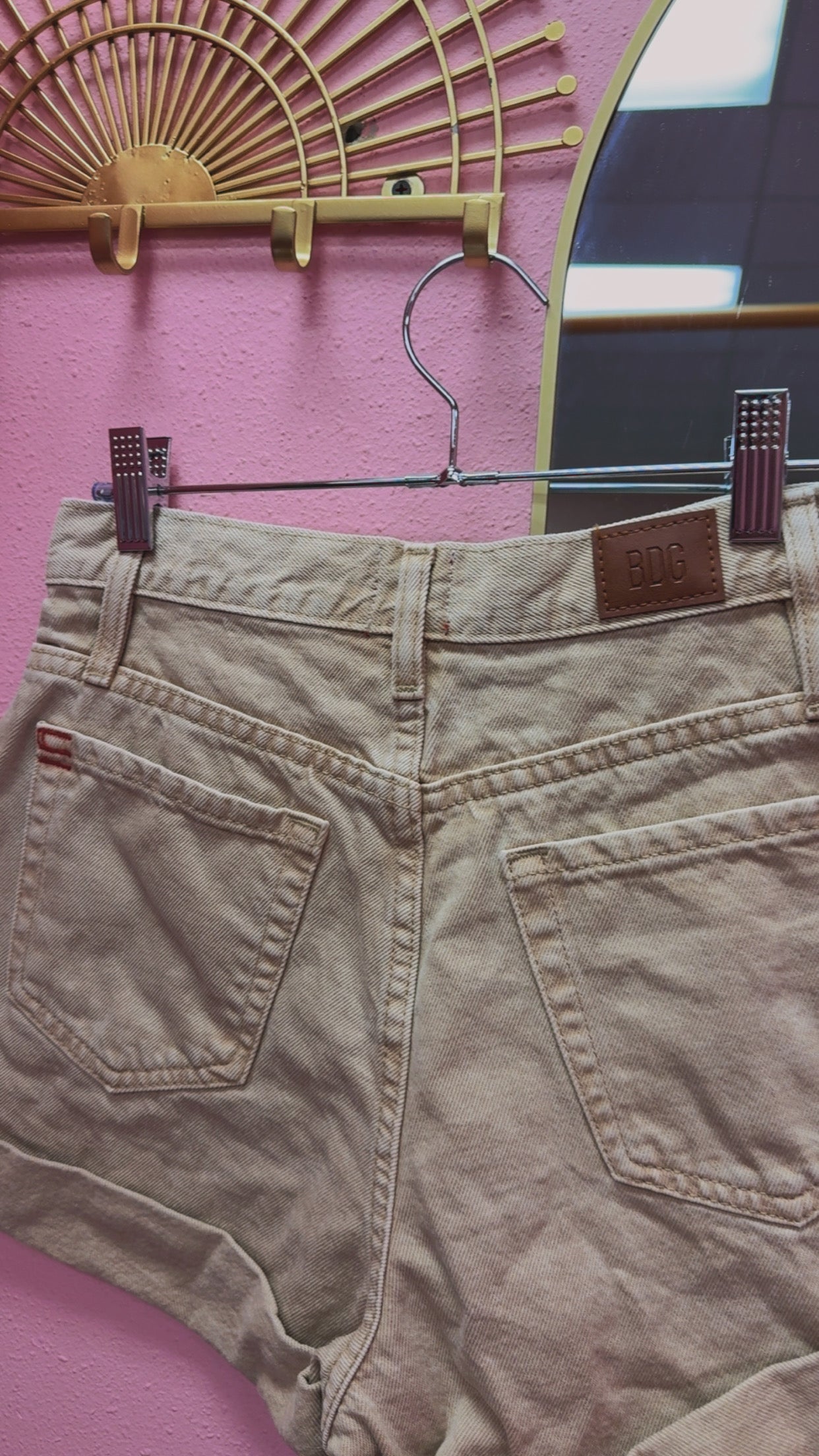 Urban Outfitters BDG Mom Shorts Size 25