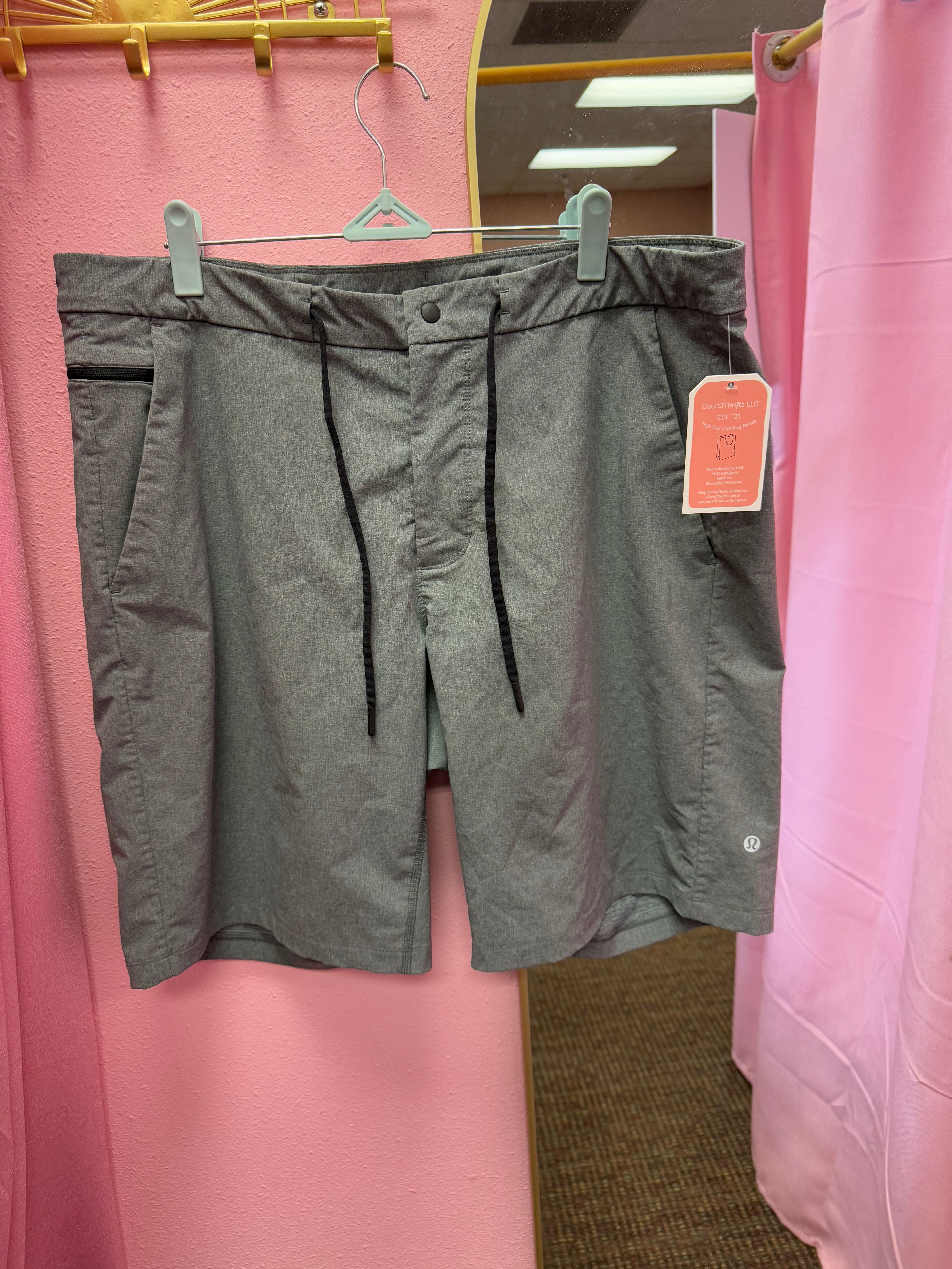 Men’s Lululemon Shorts Size 38