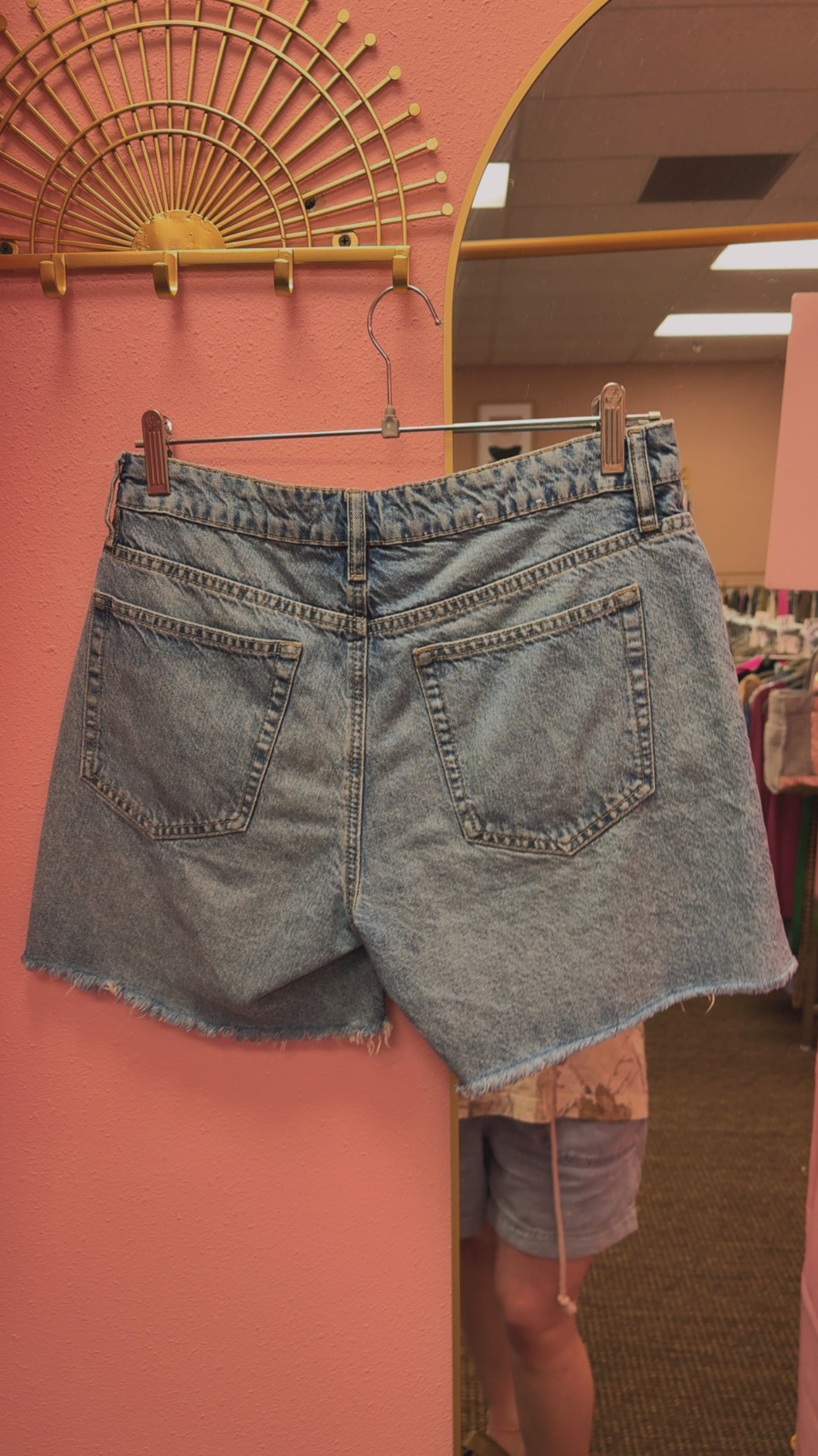 Garage Distressed Shorts Size 26
