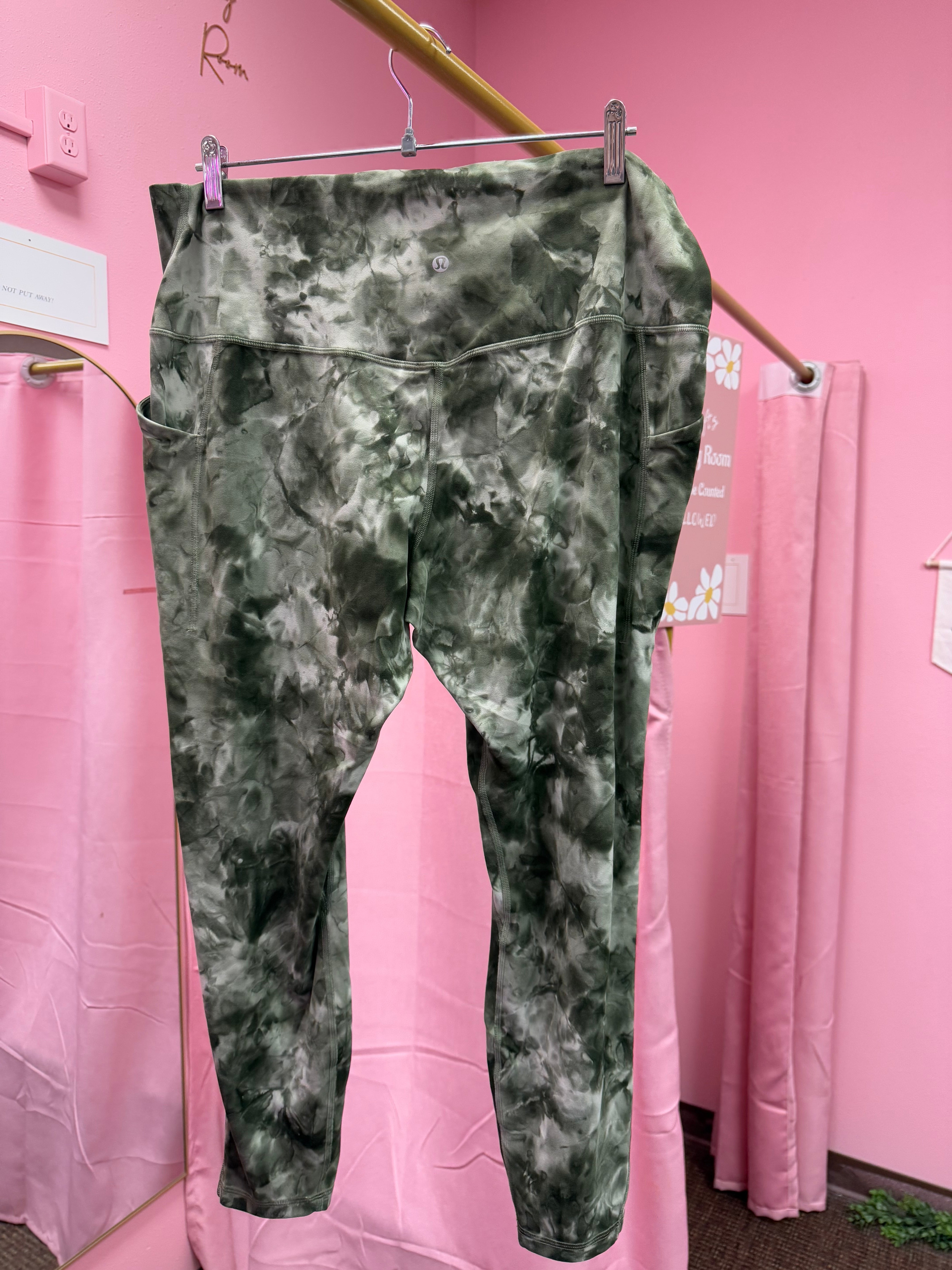 Lululemon Aligns W/Pockets Aize 18