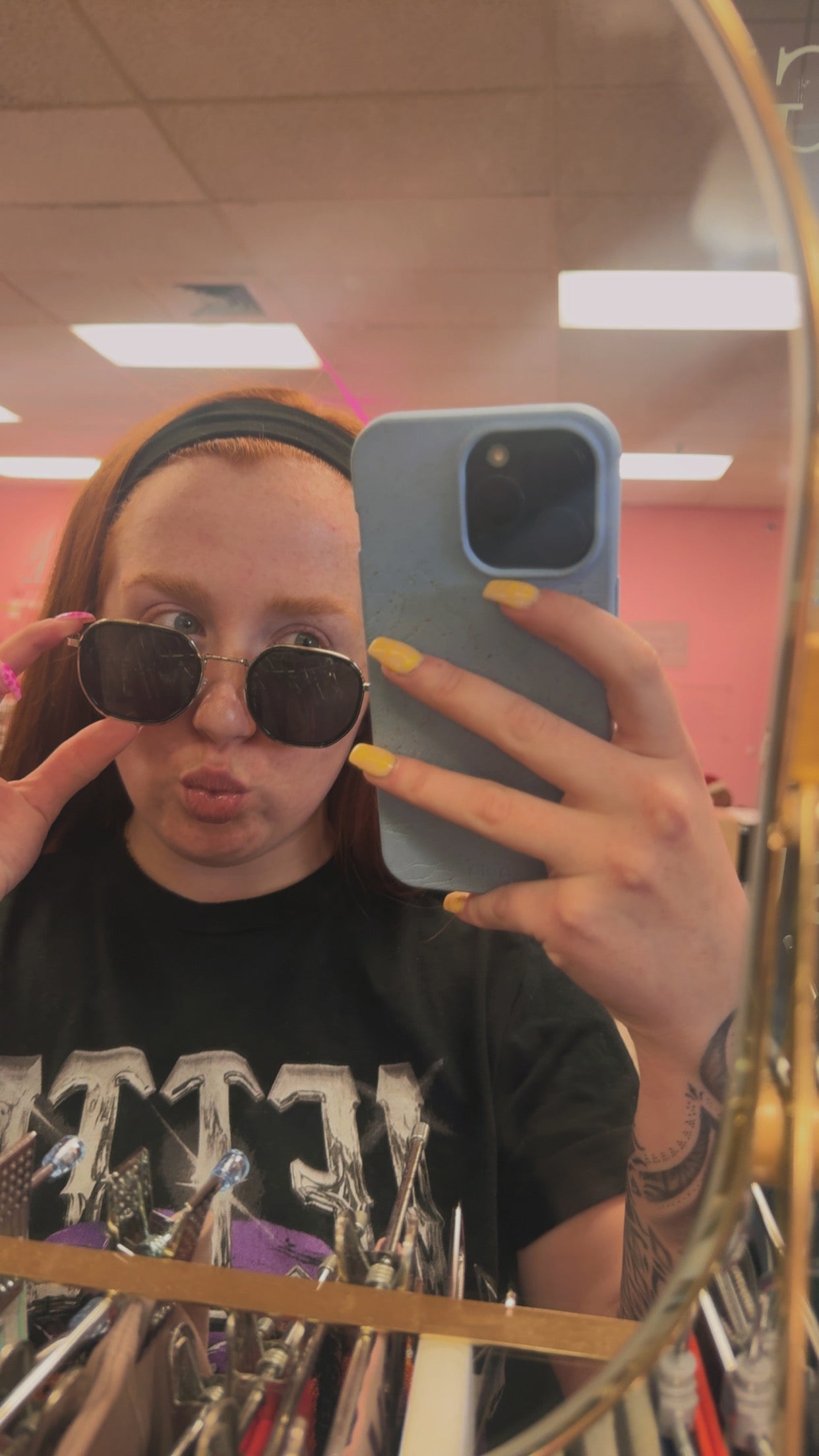 $8 SUNNIES- Black & Silver Trim Circle