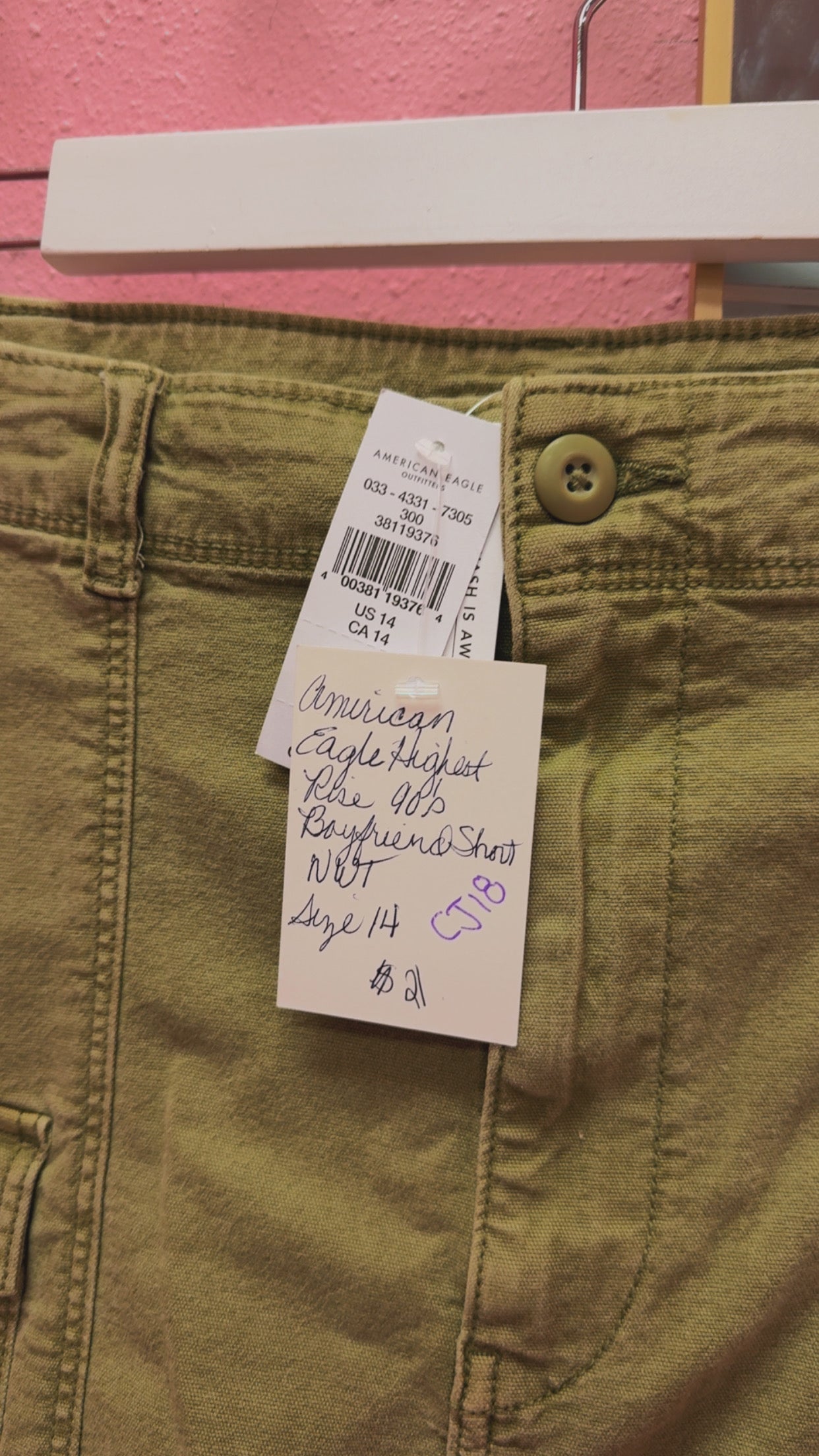 American Eagle NEW WITH TAGS 90’s Boyfriend Shorts Size 14