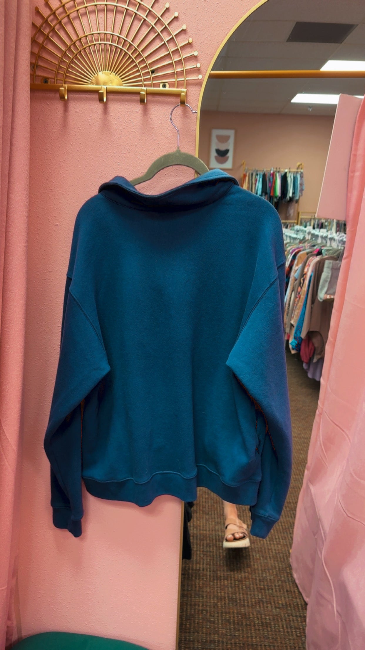 VS PINK Sweatshirt Size Large