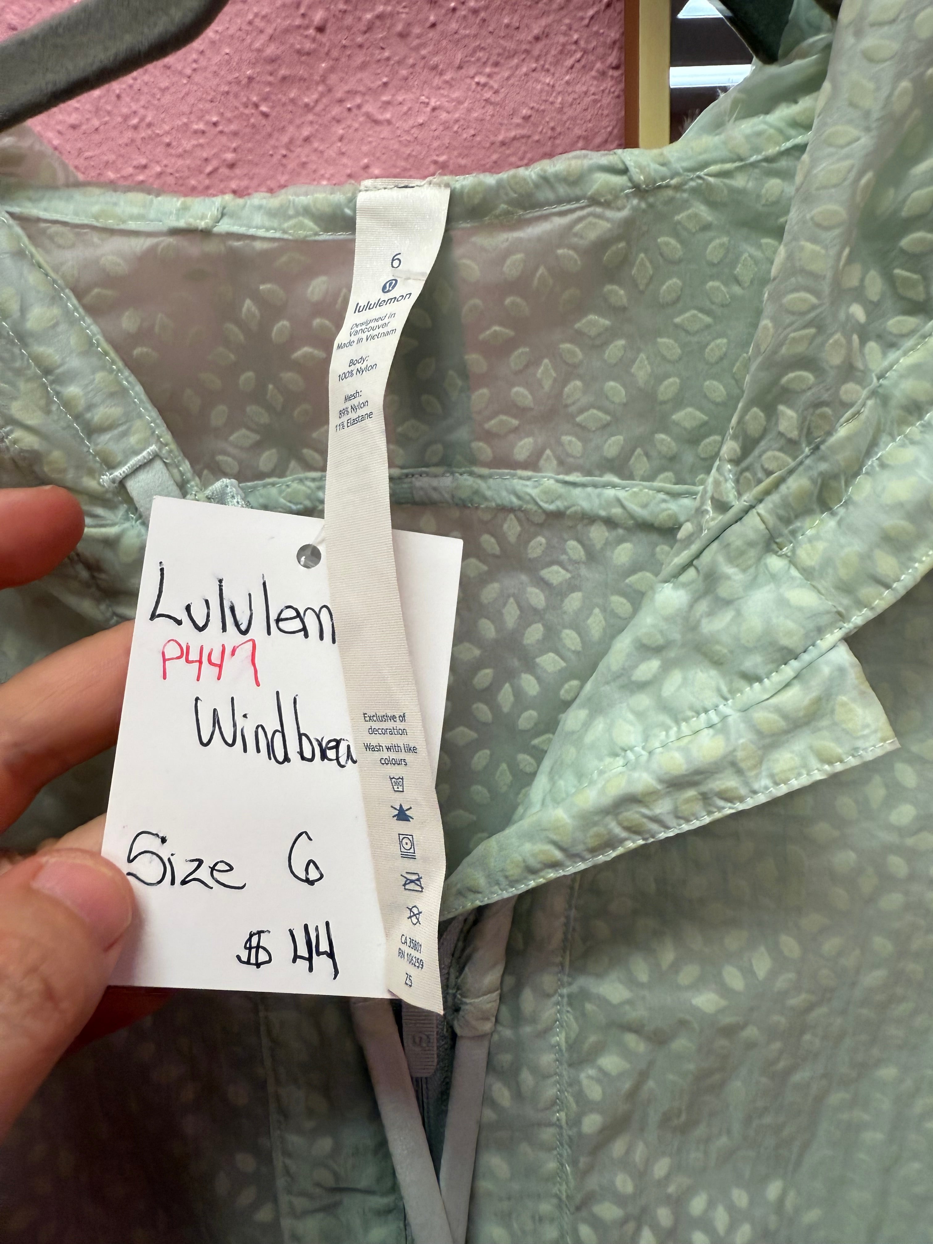 Lululemon Windbreaker Size 6